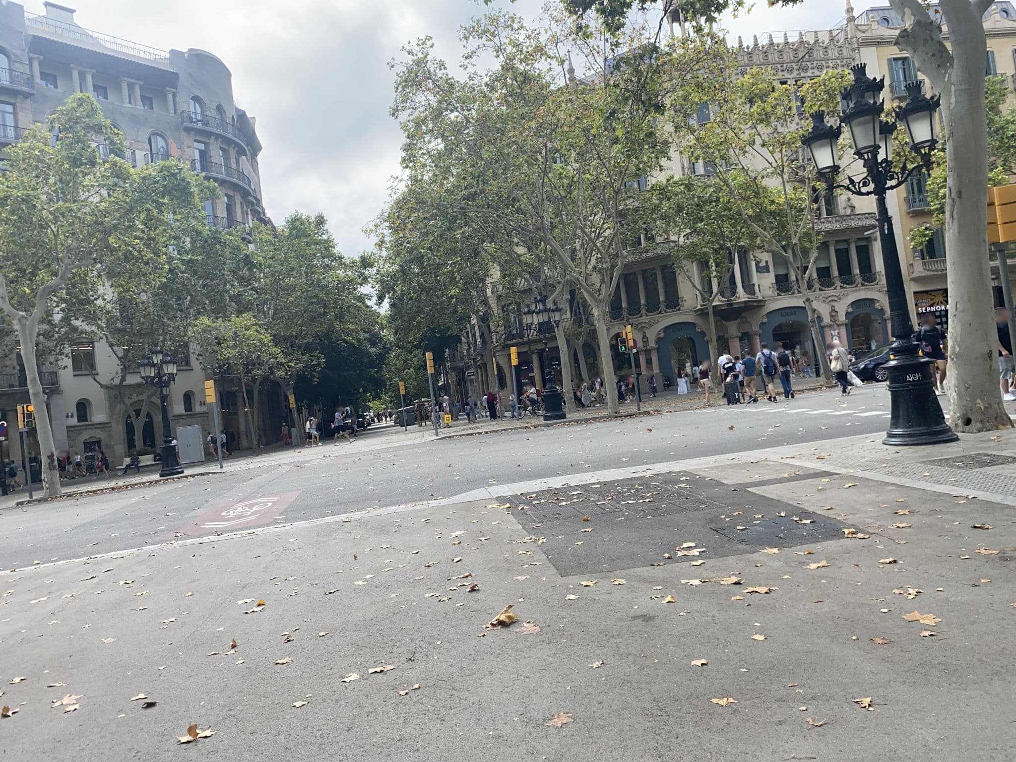 Street view near Mandarin Palace, Eixample — © cyclestreets (CC BY-SA · Mapillary)