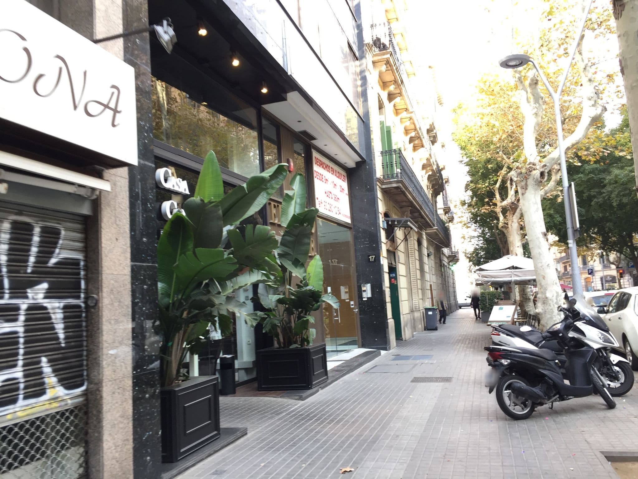 Street view near Cami Gallery Hotel, Eixample — © richlv (CC BY-SA · Mapillary)