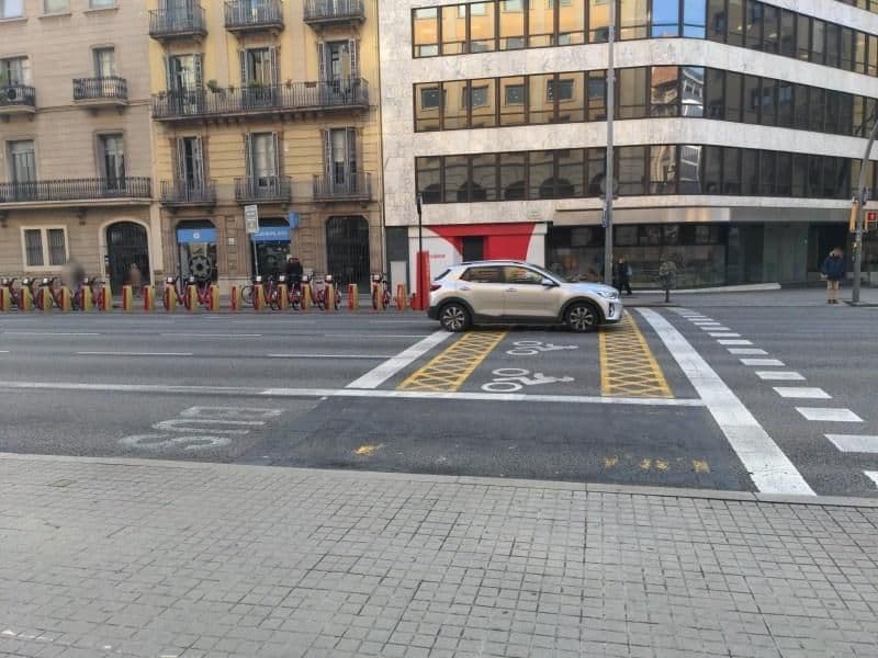 Street view near Casa Capella Barcelona, Dreta de l'Eixample — © iragersh (CC BY-SA · Mapillary)