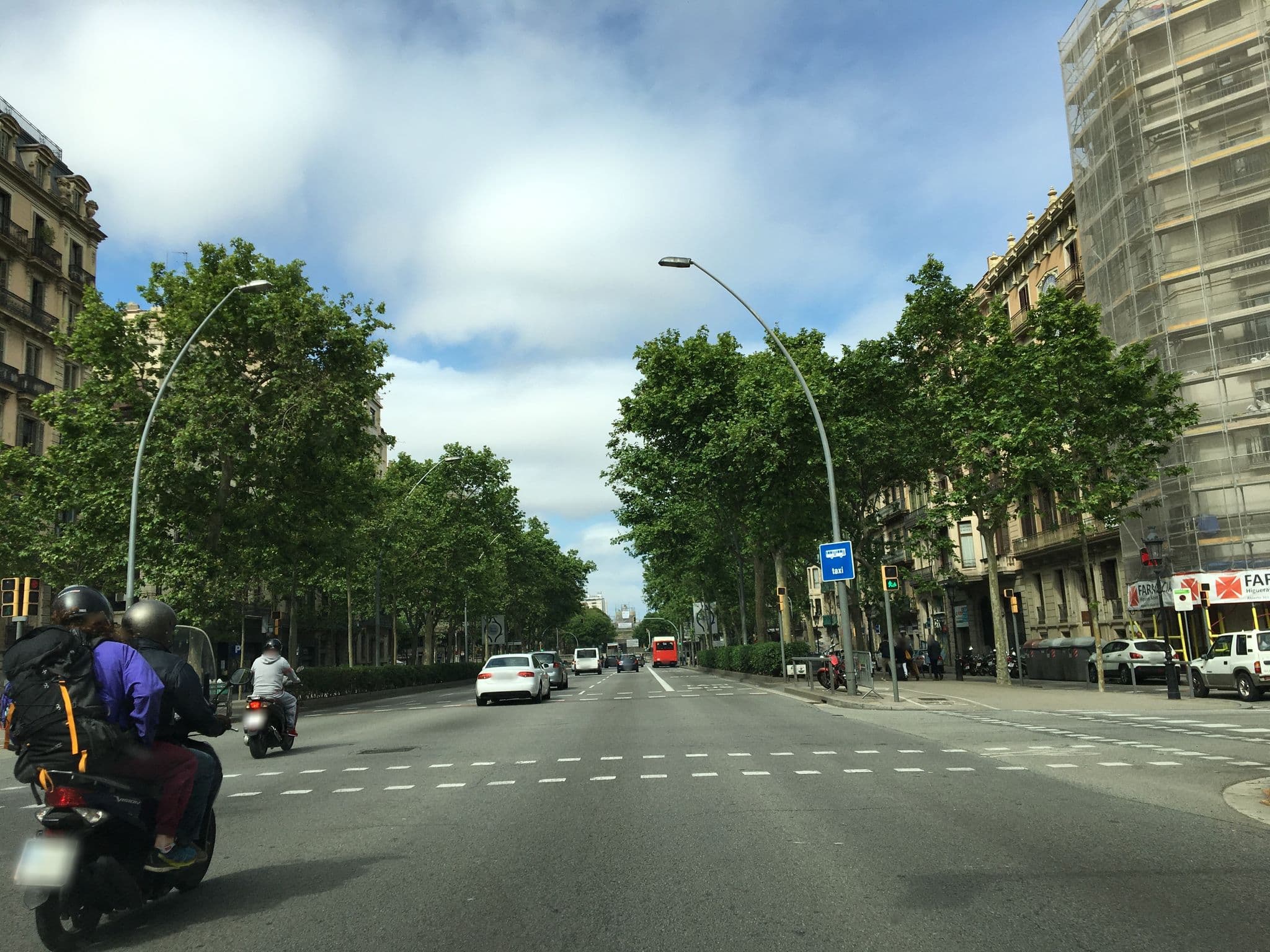 Street view near 바르셀로나 민박, Fort Pienc — © ccossio (CC BY-SA · Mapillary)
