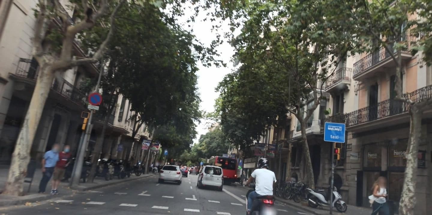 Street view near Airbnb Joeri&Ernesto, Dreta de l'Eixample — © yopaseopor (CC BY-SA · Mapillary)