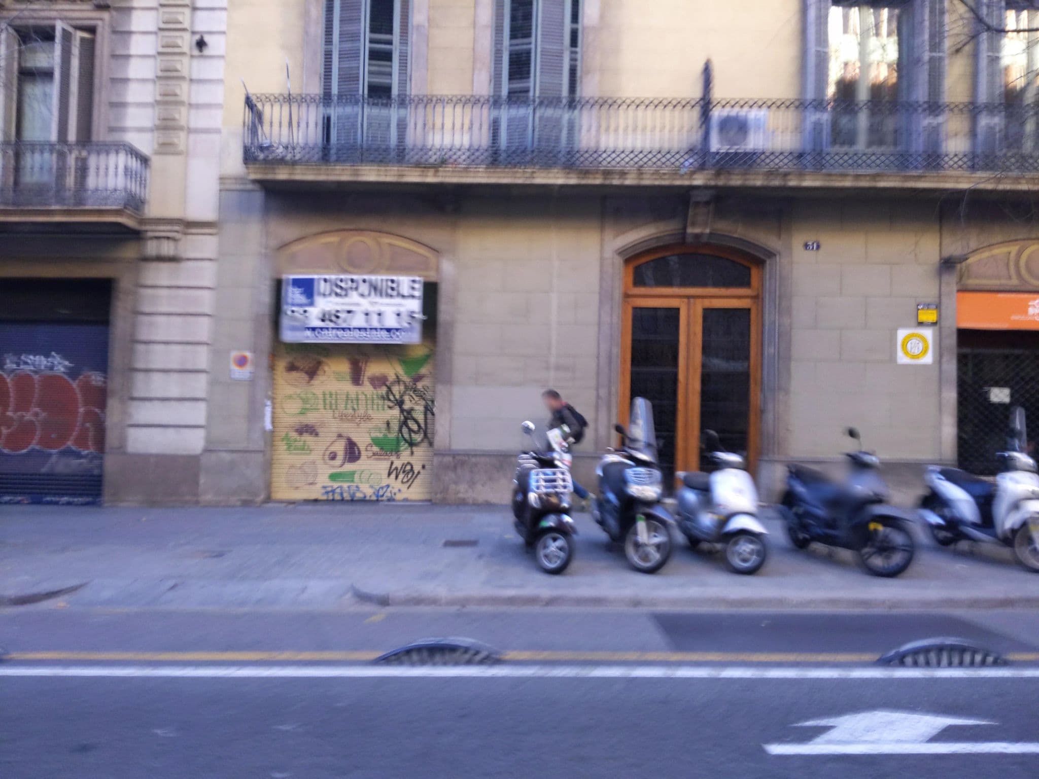 Street view near Oliviabalmes Hotel, Dreta de l'Eixample — © morrocoyvolador (CC BY-SA · Mapillary)