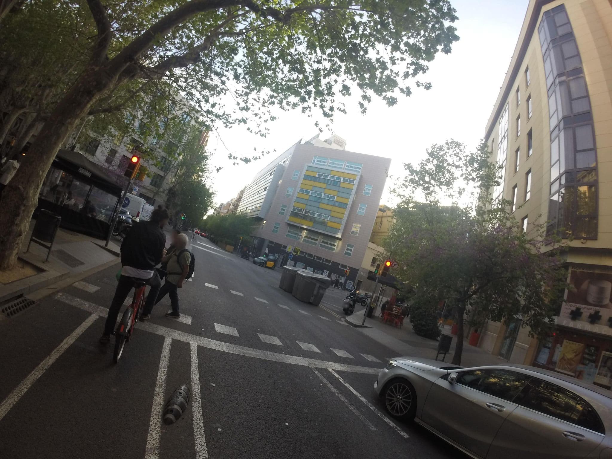 Street view near Rooftop Swimming Pool & Bar, l'Antiga Esquerra de l'Eixample — © morrocoyvolador (CC BY-SA · Mapillary)