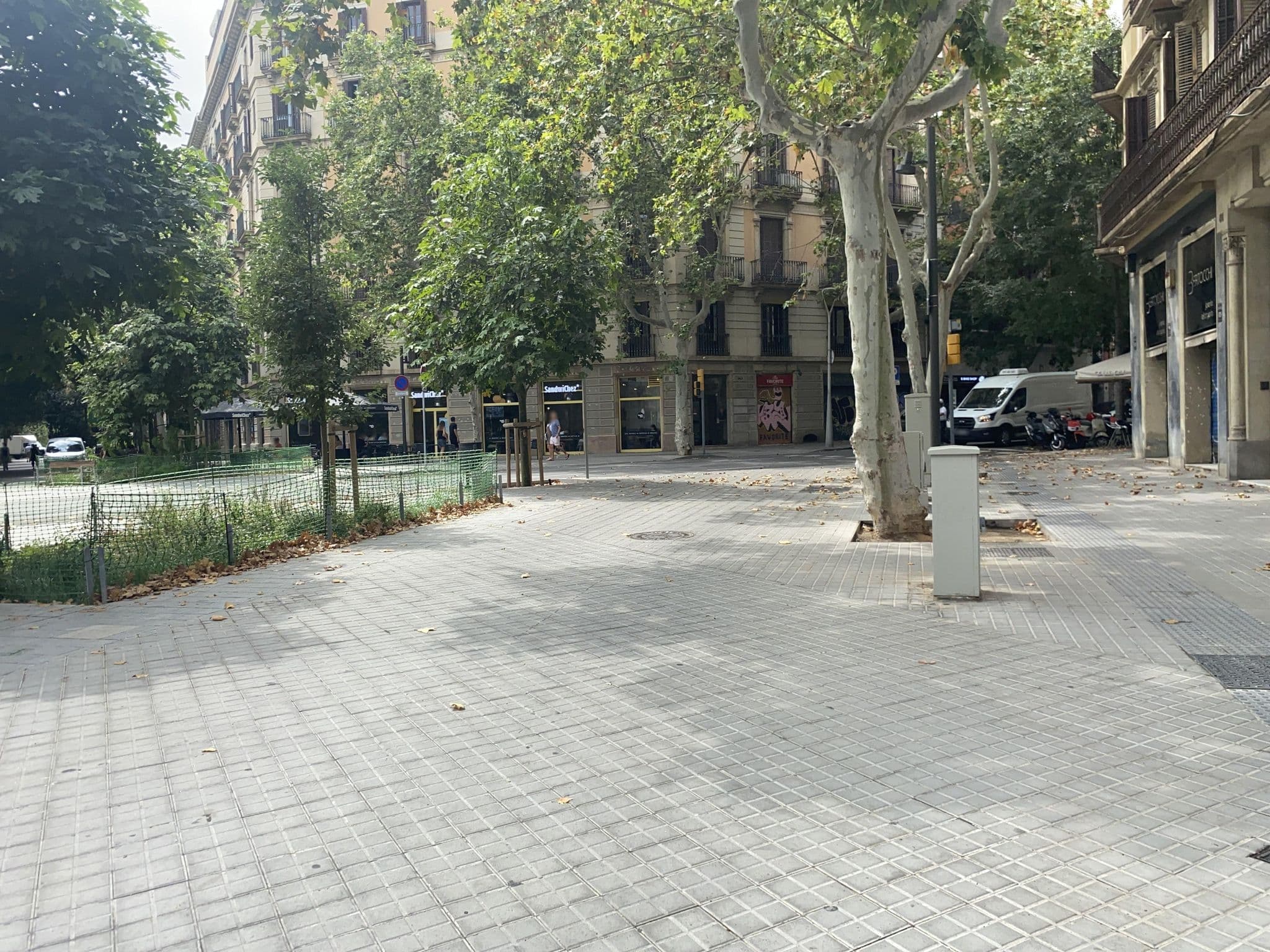 Street view near storybcn, Dreta de l'Eixample — © cyclestreets (CC BY-SA · Mapillary)