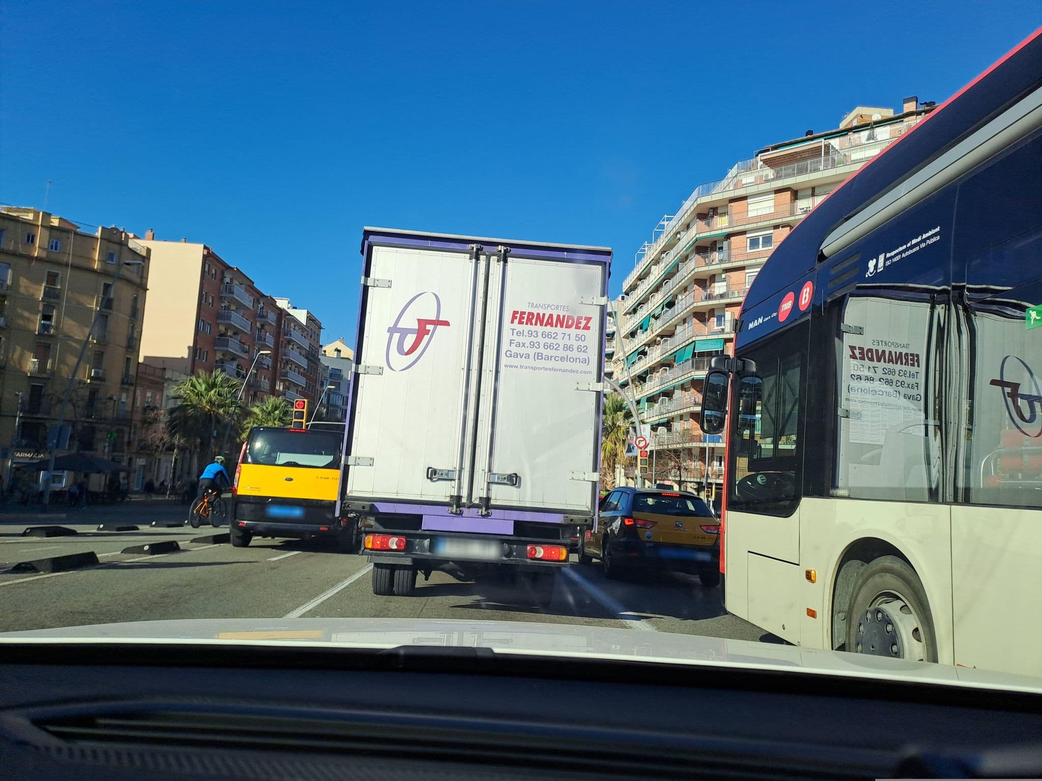 Street view near Akira Flats Marina Apartments, Fort Pienc — © normanm (CC BY-SA · Mapillary)