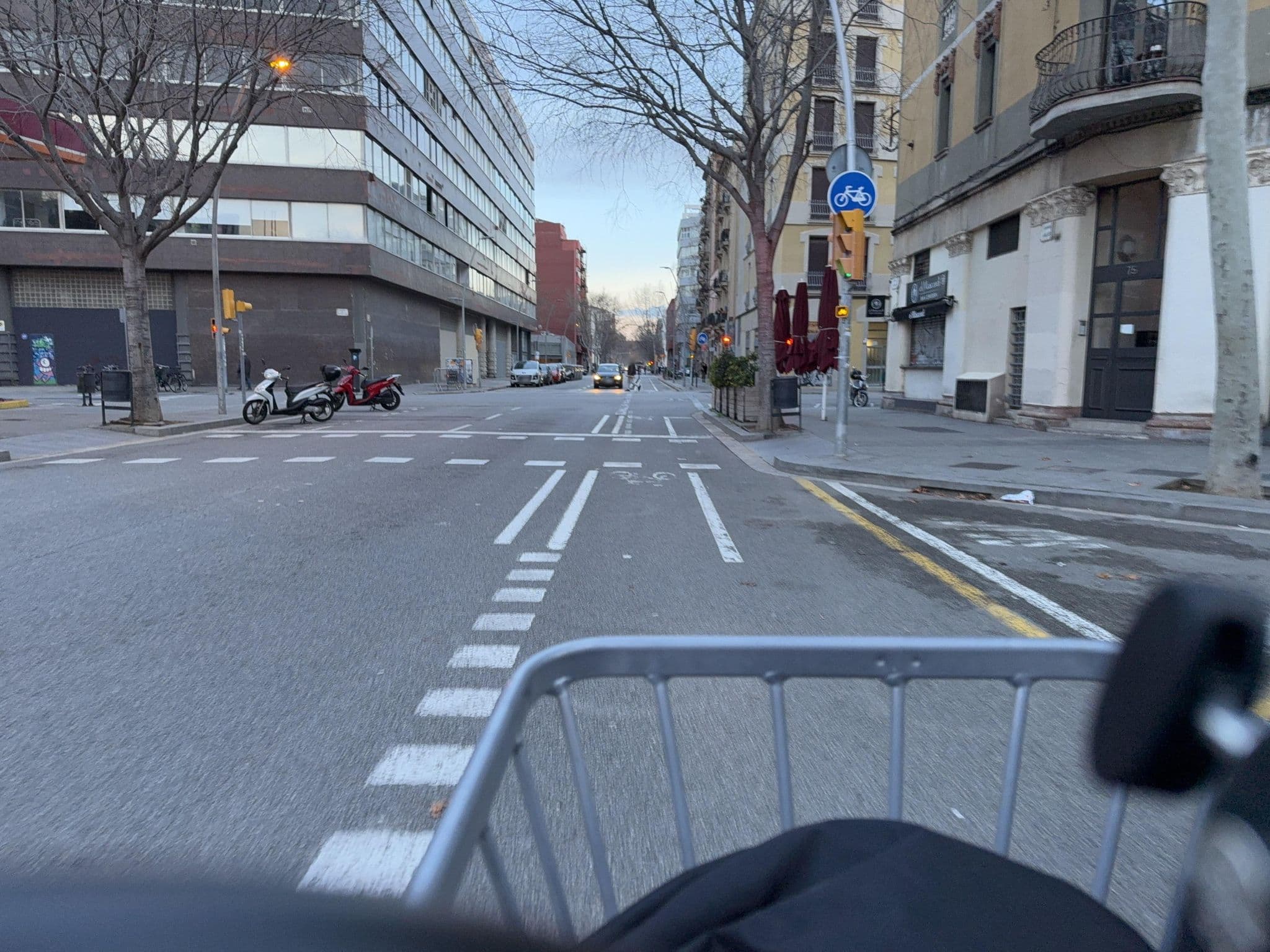 Street view near suite 1601, el Parc i la Llacuna del Poblenou — © RSTQ (CC BY-SA · Mapillary)