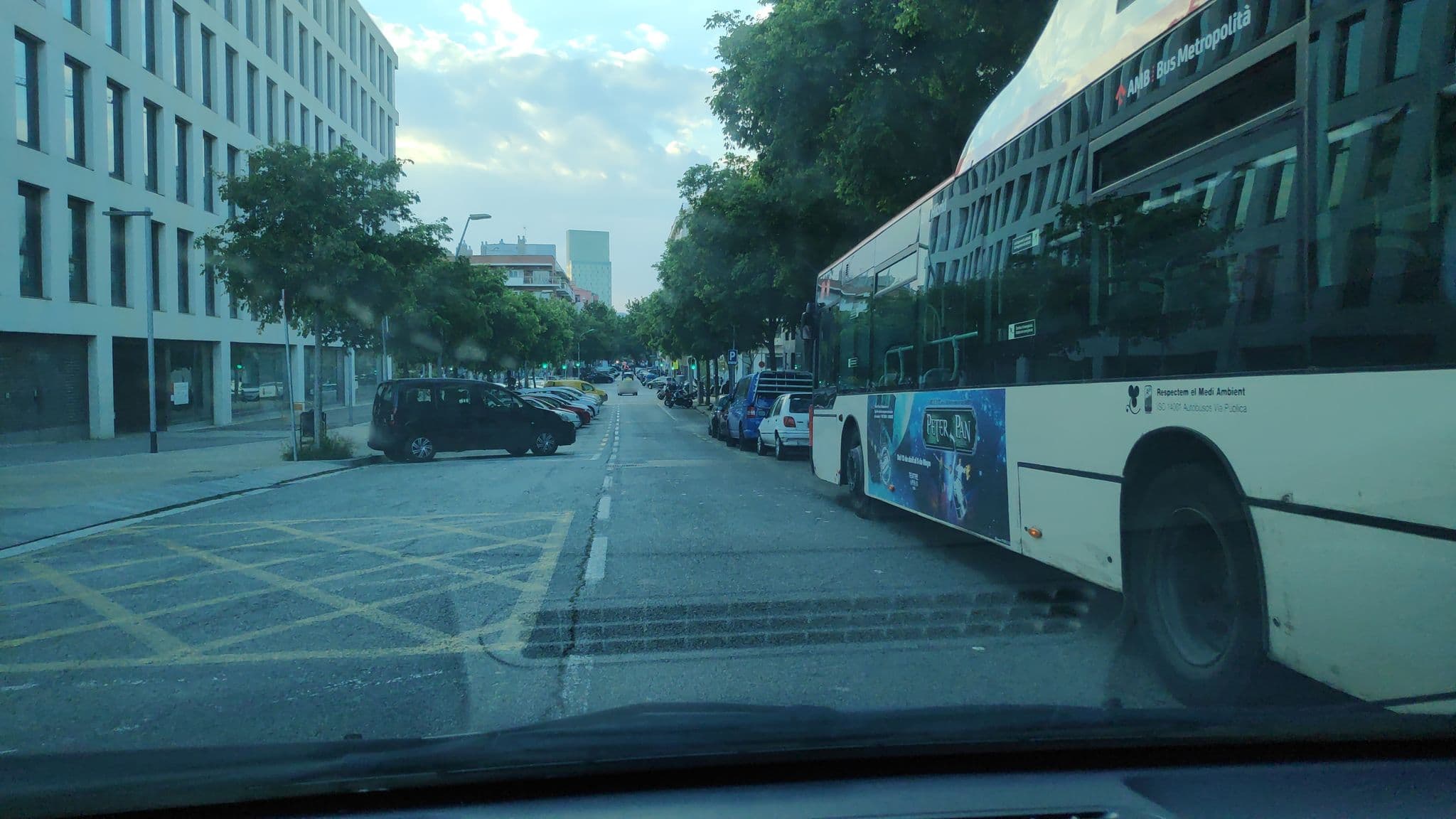 Street view near Love tempel 👍🏻🎉, el Poblenou — © albertandaluz (CC BY-SA · Mapillary)