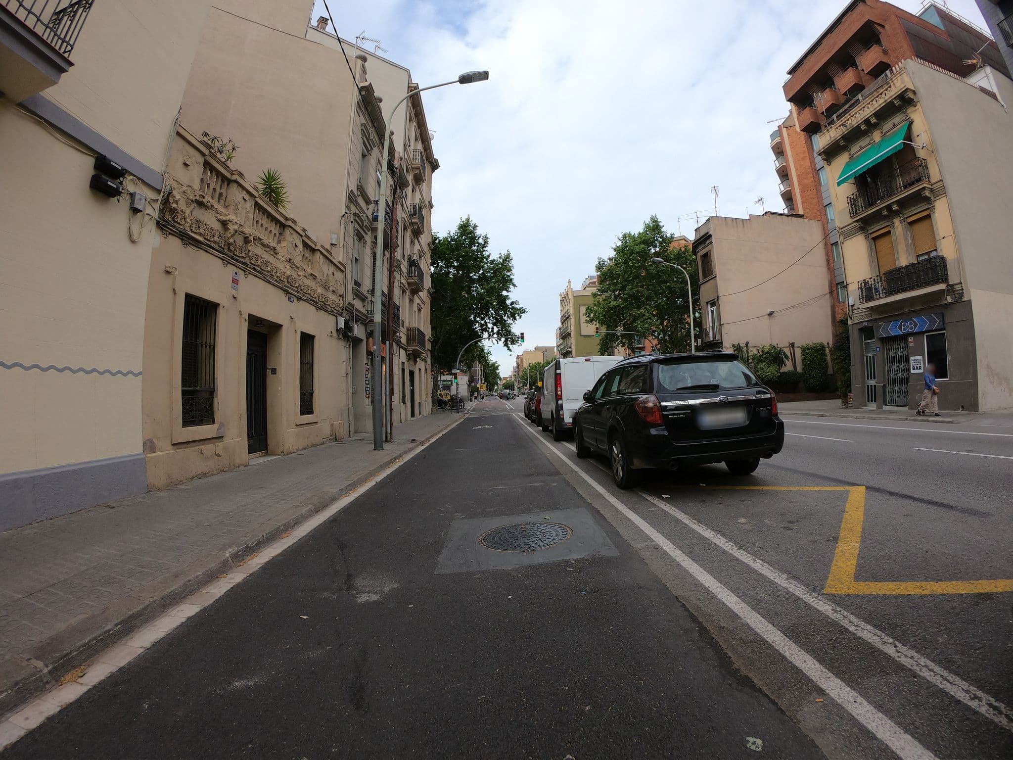 Street view near Clot MiraBarna Apartments, el Clot — © rubencarbonero (CC BY-SA · Mapillary)