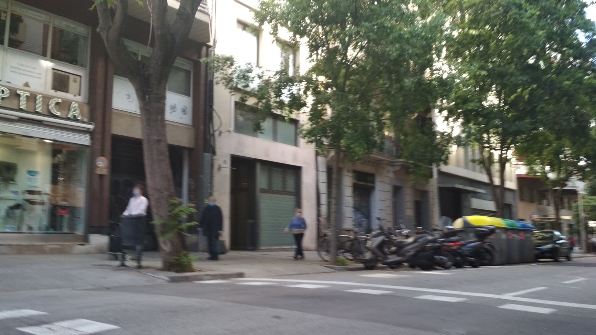 Street view near Serennia Apartments, Fort Pienc — © toniserra (CC BY-SA · Mapillary)