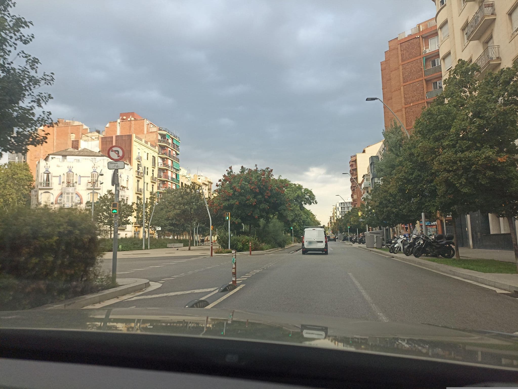 Street view near spanija, el Clot — © toniserra (CC BY-SA · Mapillary)