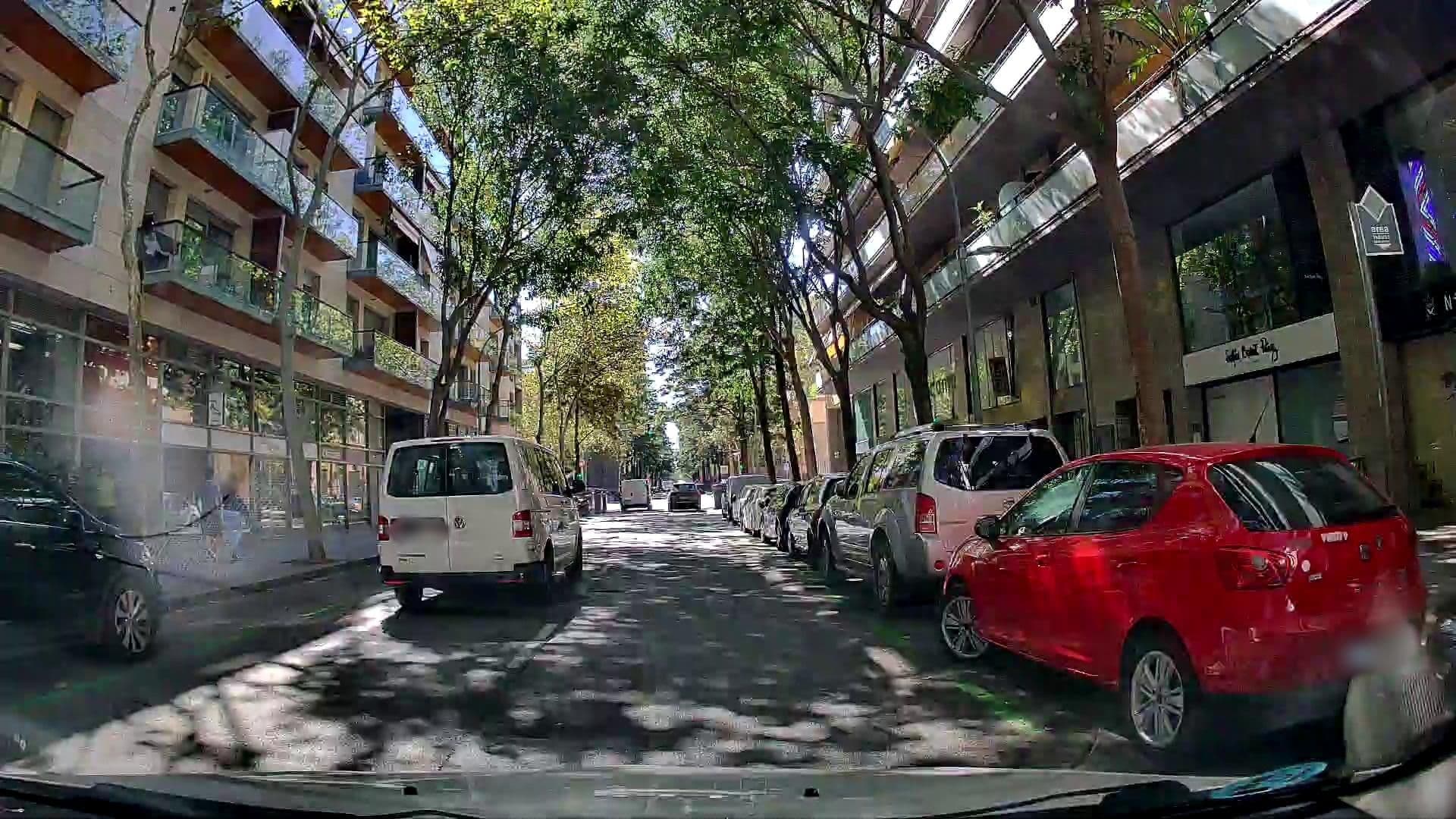 Street view near Opening Doors Pueblonuevo, el Poblenou — © m_esp_32 (CC BY-SA · Mapillary)