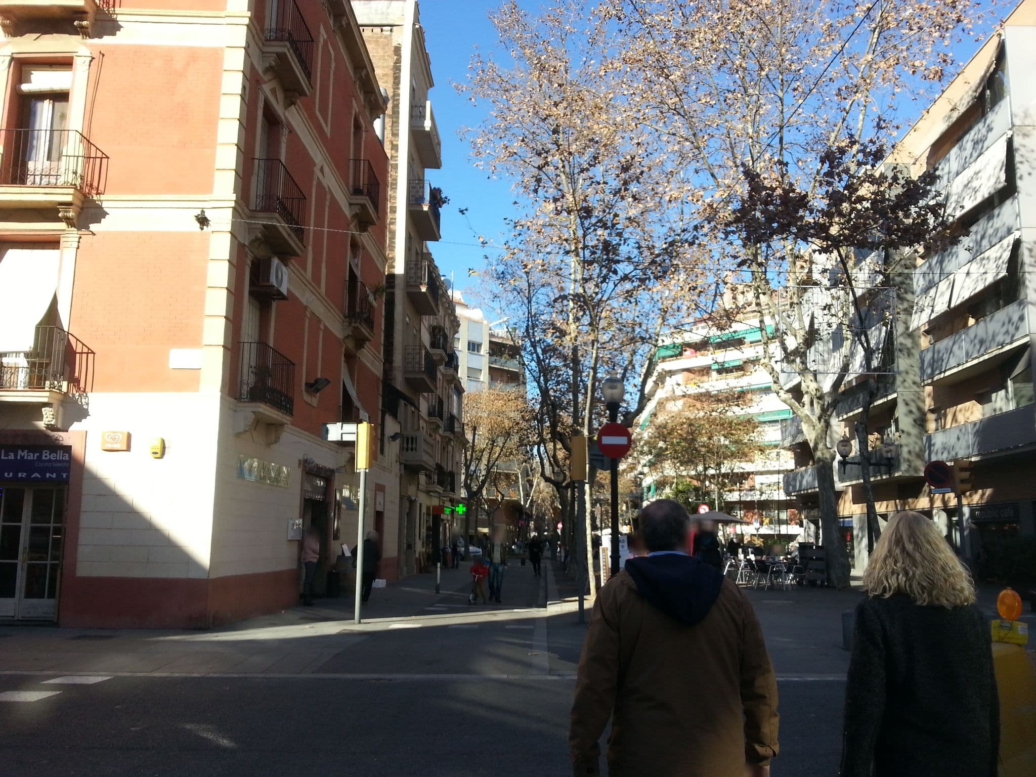 Street view near Hostal Poble Nou, el Poblenou — © paulinus (CC BY-SA · Mapillary)