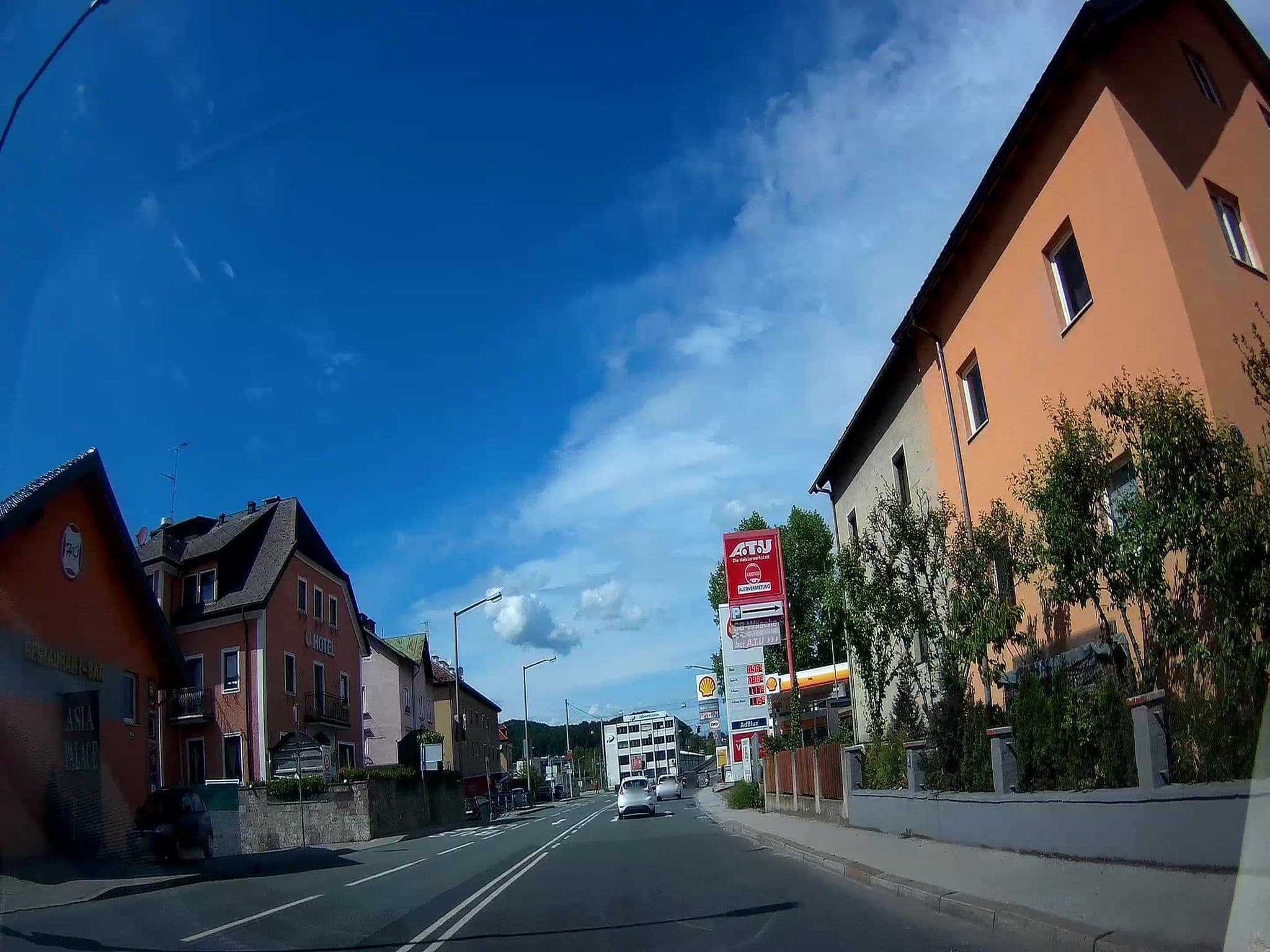 Street view near Hotel Vogelweiderhof, Salzburg — © fuchserl (CC BY-SA · Mapillary)