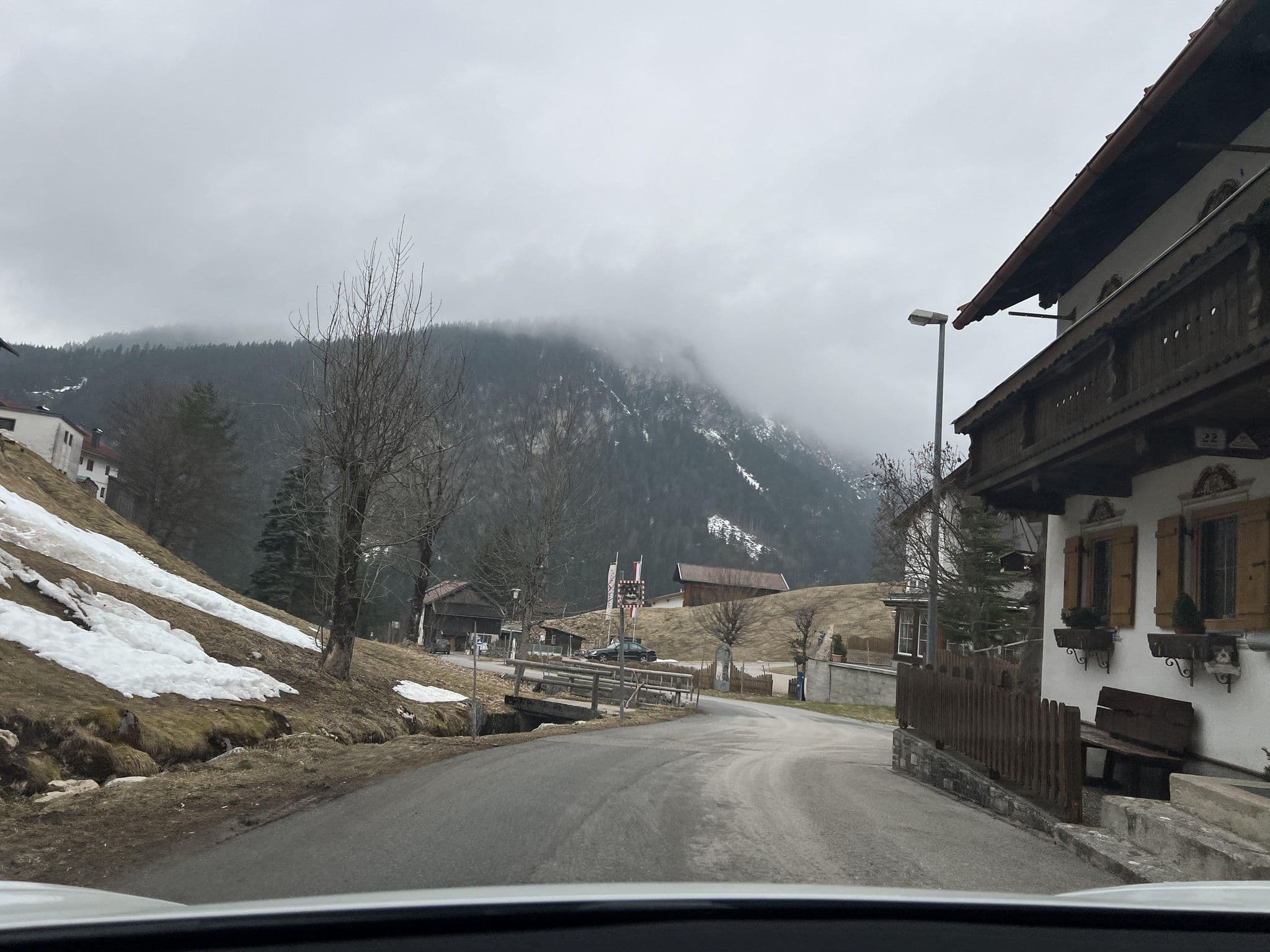 Street view near Rimmlhof, Weissenbach am Lech
