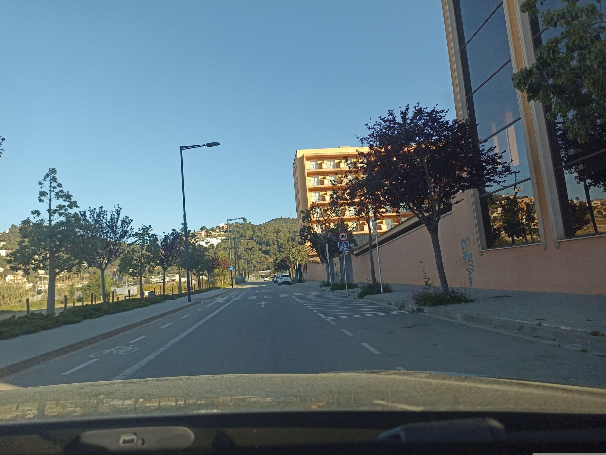 Street view near Kamer 1308, Santa Susanna — © toniserra (CC BY-SA · Mapillary)
