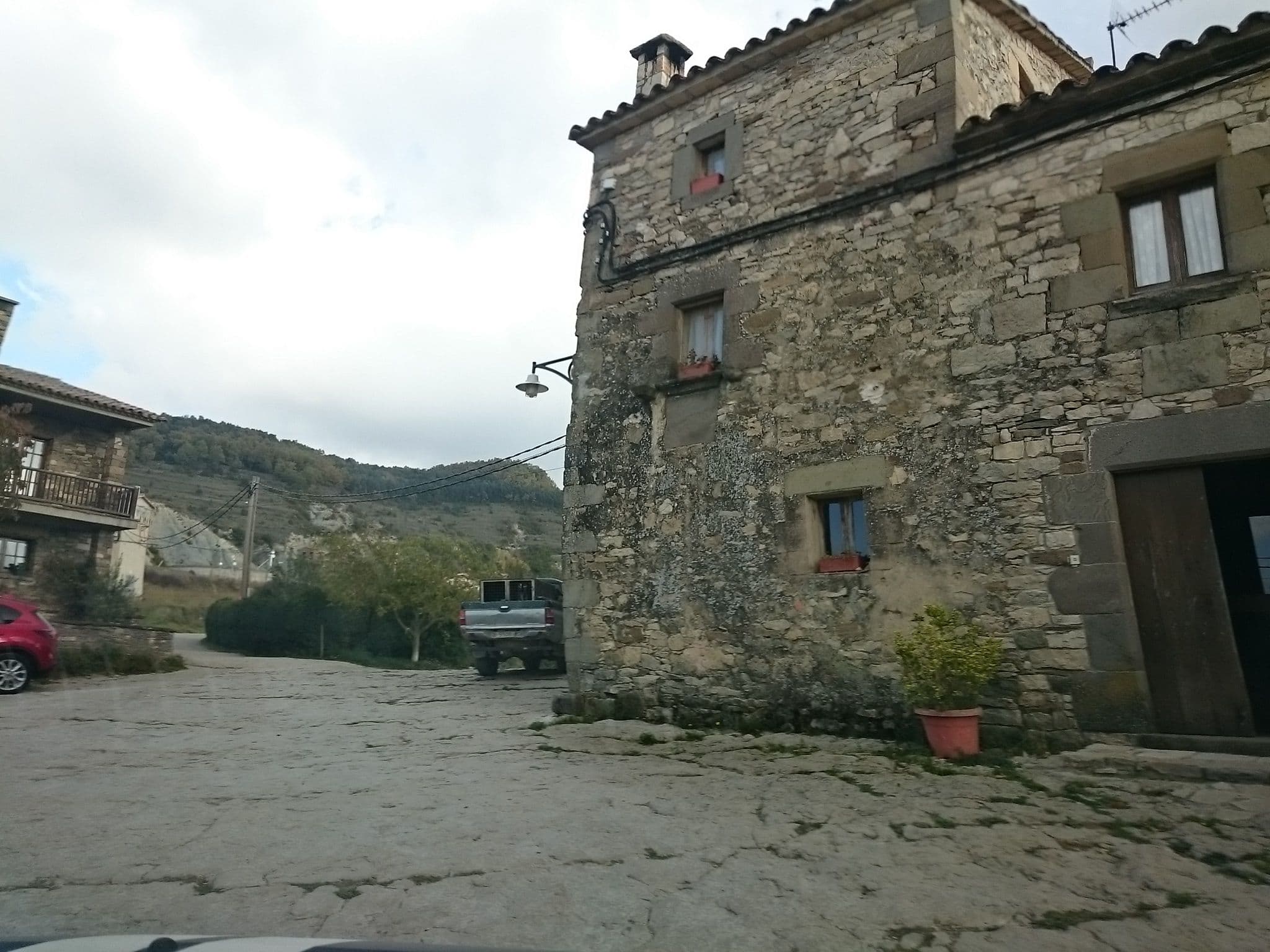 Street view near El Jufre, L'Esquirol — © yopaseopor (CC BY-SA · Mapillary)
