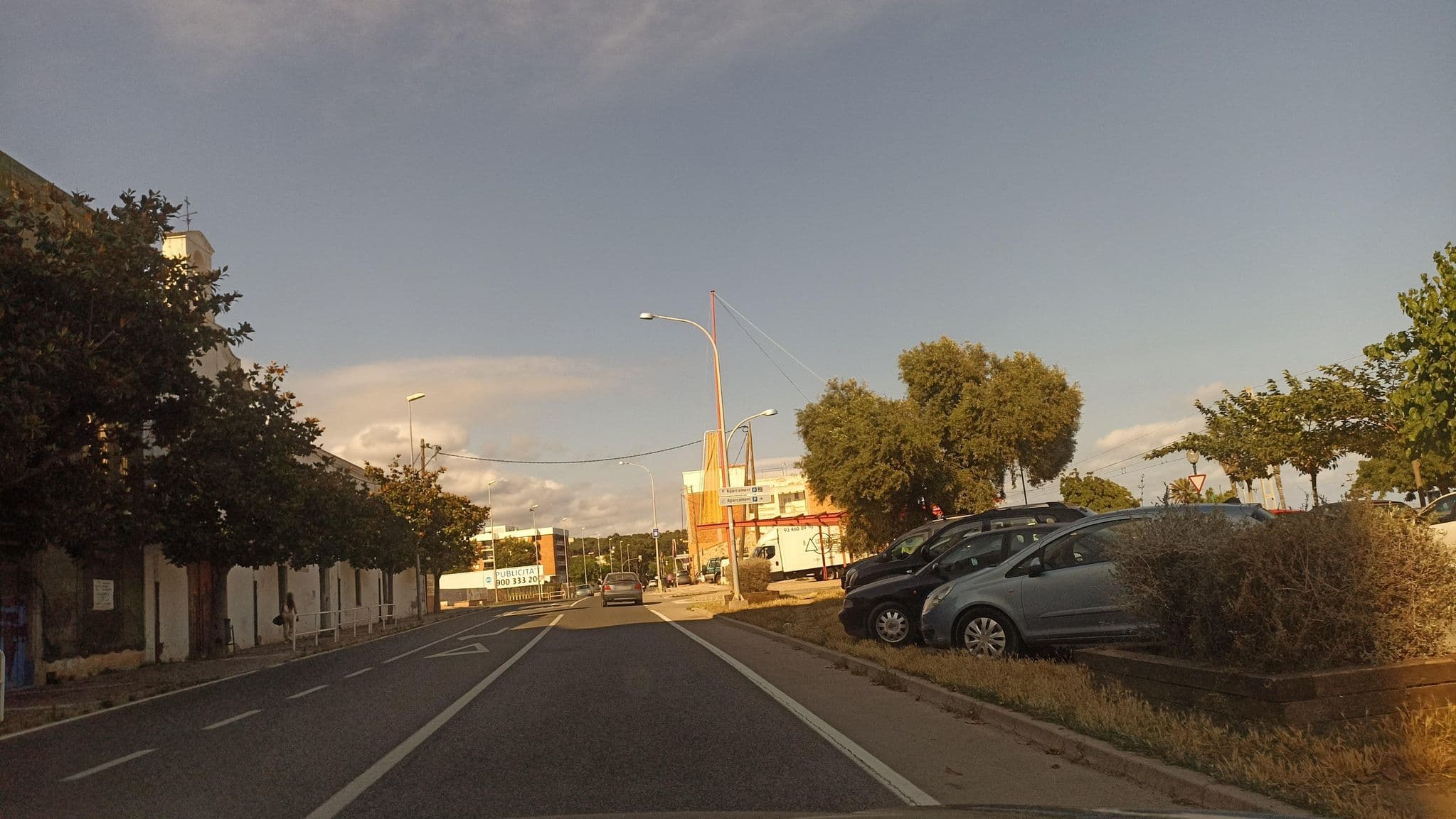 Street view near Hostal Bar Playa, Canet de Mar — © toniserra (CC BY-SA · Mapillary)