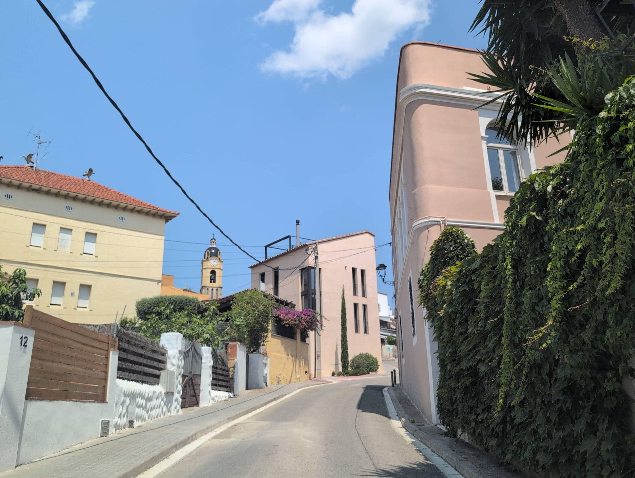 Street view near Hotel Mas De Baix, Cabrils — © Albergarri788 (CC BY-SA · Mapillary)