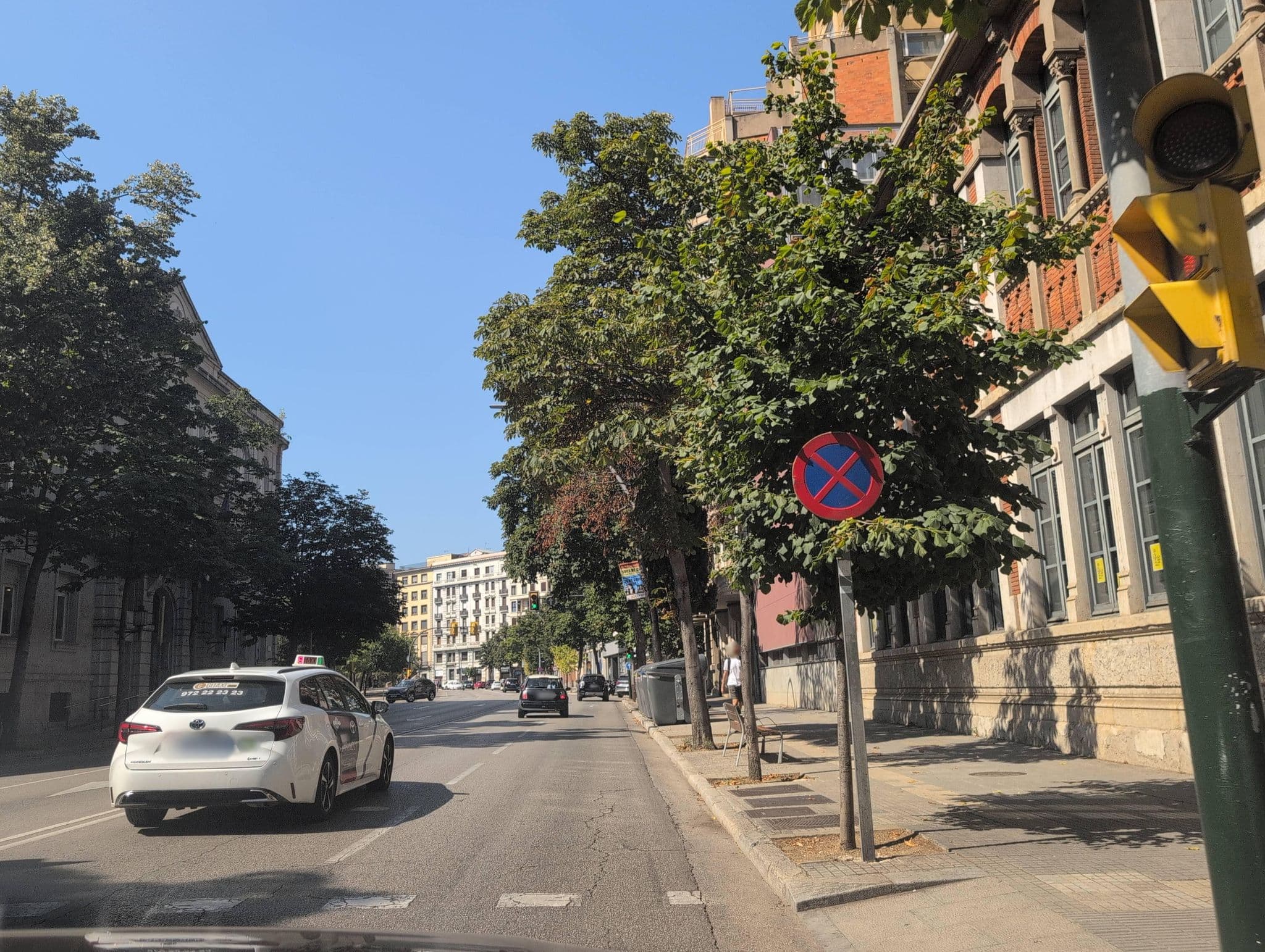 Street view near Hotelbar, Girona — © Albergarri788 (CC BY-SA · Mapillary)