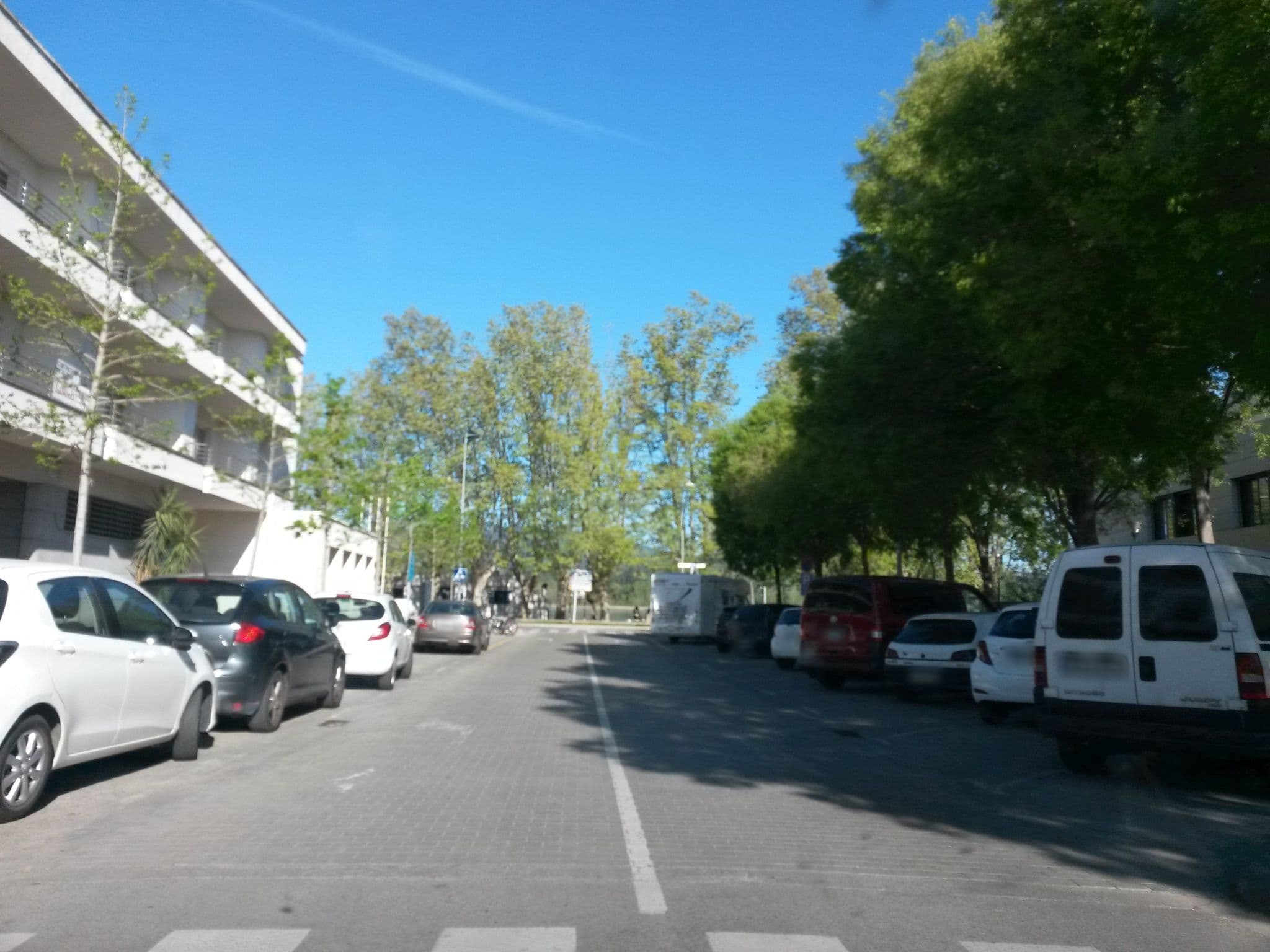 Street view near Apartaments La Carpa, Banyoles — © xevi (CC BY-SA · Mapillary)