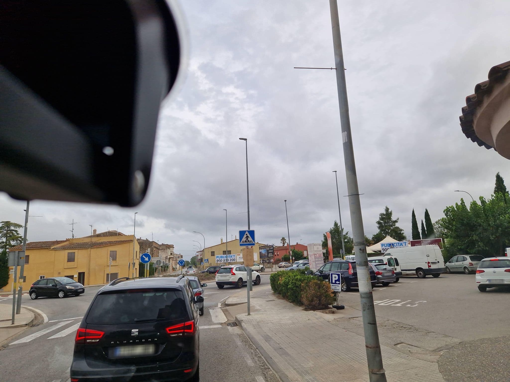 Street view near Averana, Verges — © mcliquid (CC BY-SA · Mapillary)
