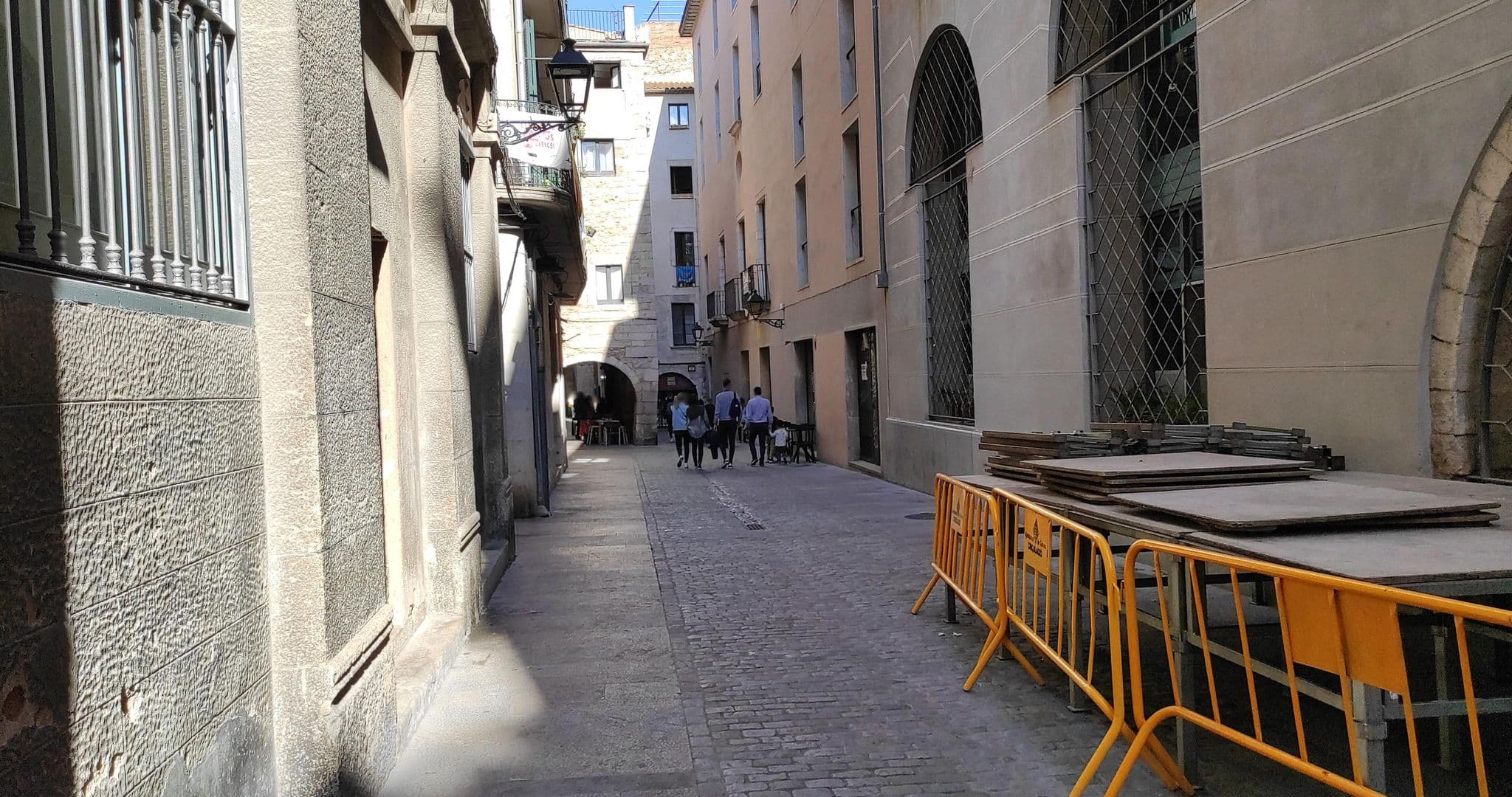 Street view near La Belle Vie!, Girona — © yod4z (CC BY-SA · Mapillary)