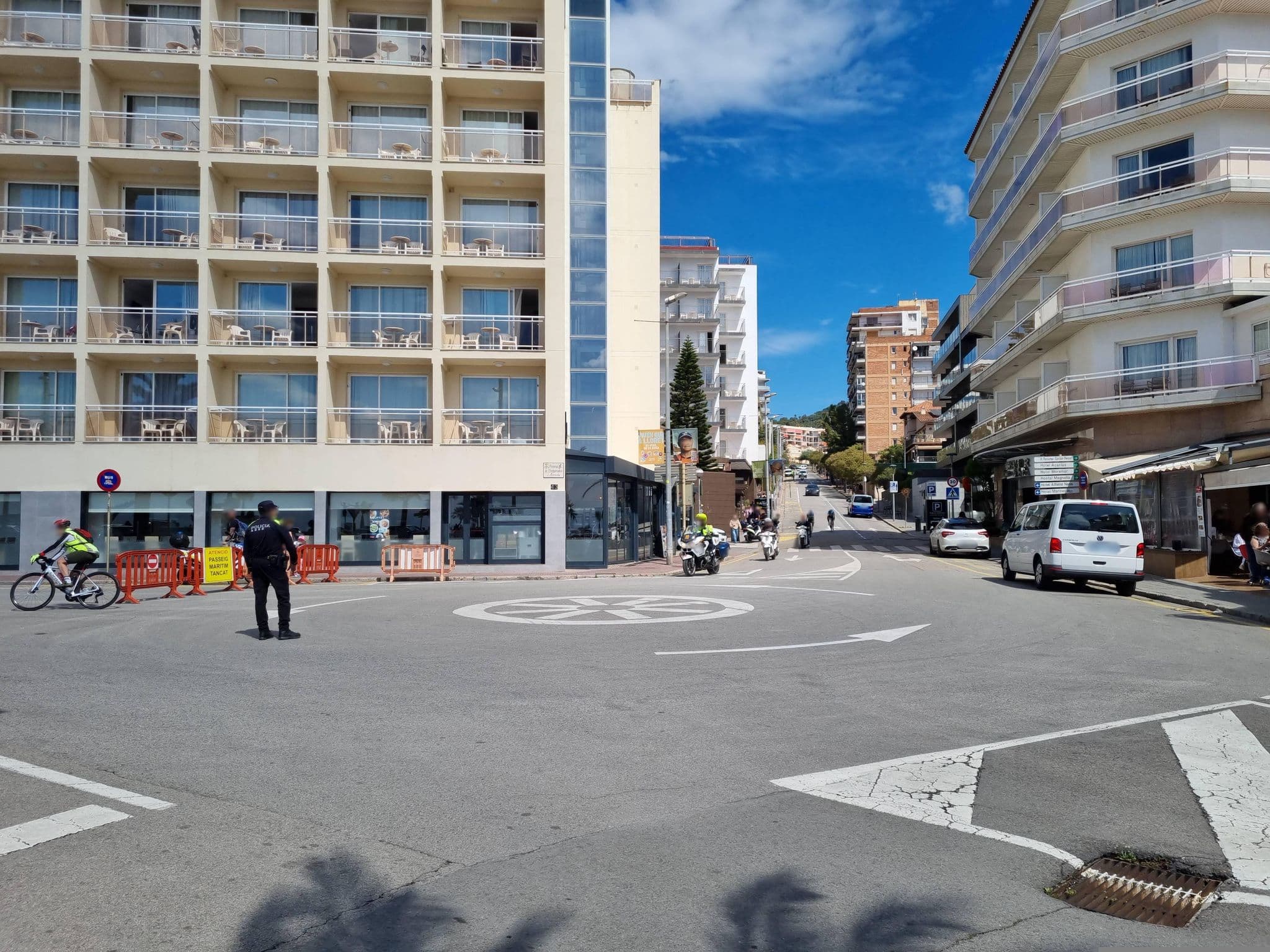 Street view near Piscina Hotel Rosamar, Lloret de Mar — © Franciscovalera (CC BY-SA · Mapillary)