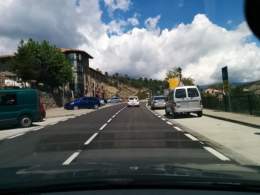 Street view near Hermanos Arnal Espinosa, Aínsa — © moktarama (CC BY-SA · Mapillary)