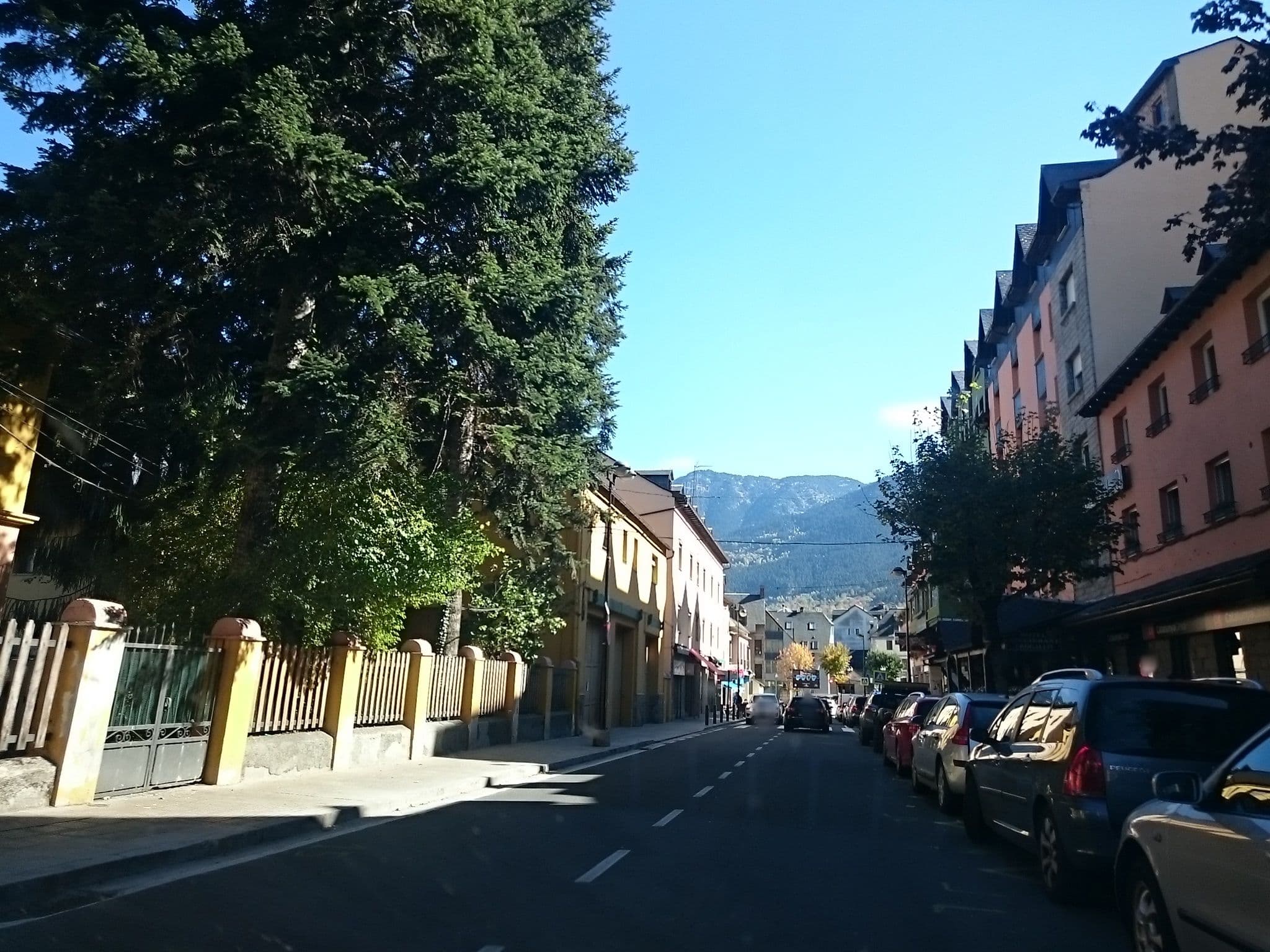 Street view near Hotel Restaurante Pradets, Vielha — © yopaseopor (CC BY-SA · Mapillary)