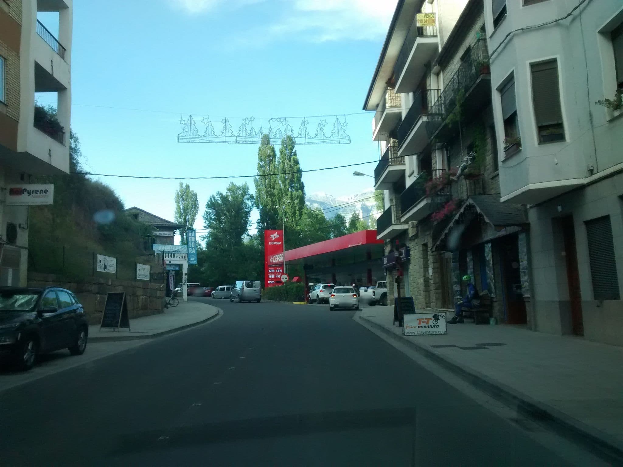 Street view near Hotel & Spa Peña Montañesa, Aínsa — © msevilla00 (CC BY-SA · Mapillary)