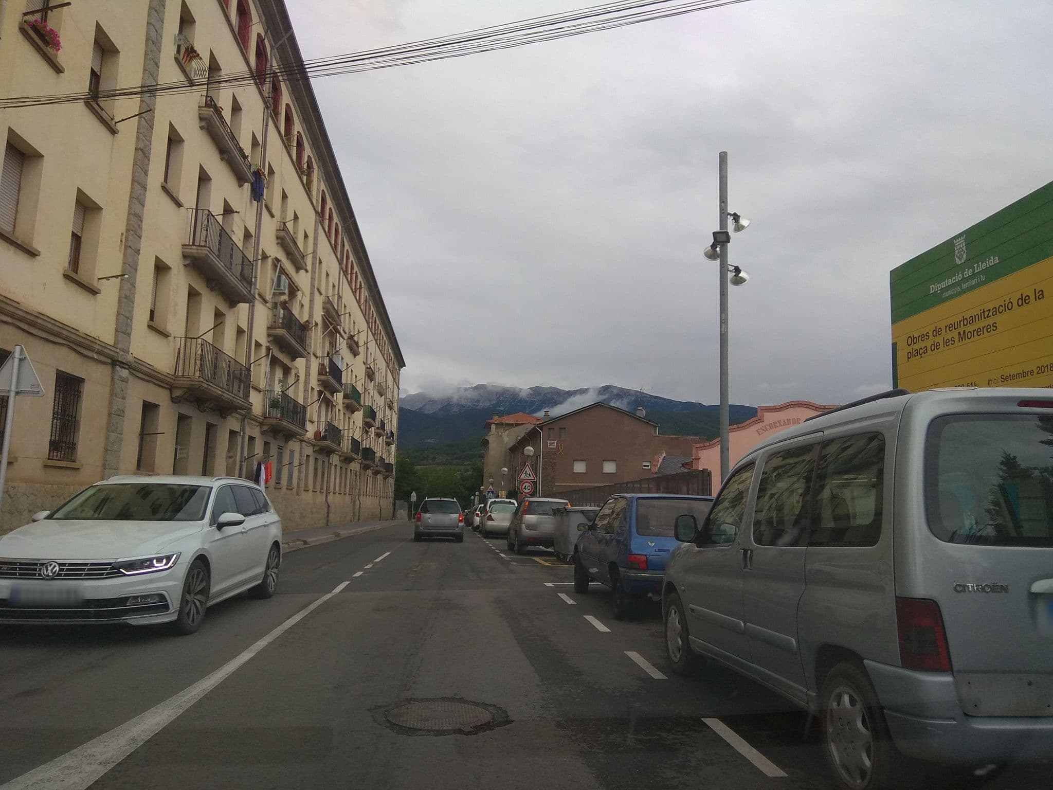 Street view near Hotel el Castell, La Seu d'Urgell — © familiapicarol (CC BY-SA · Mapillary)