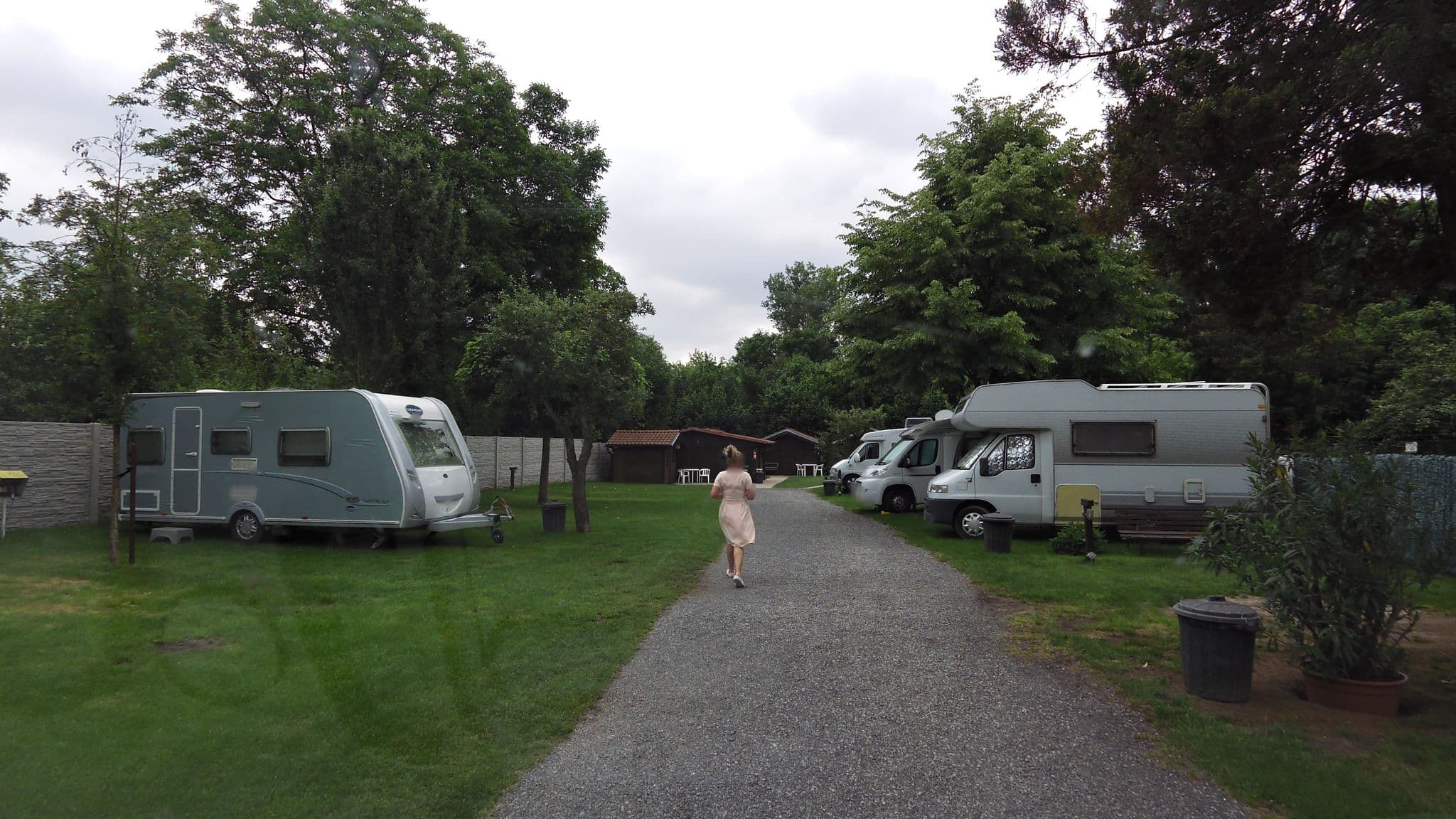 Street view near Autocamp Trojská, Troja — © czmrtn (CC BY-SA · Mapillary)
