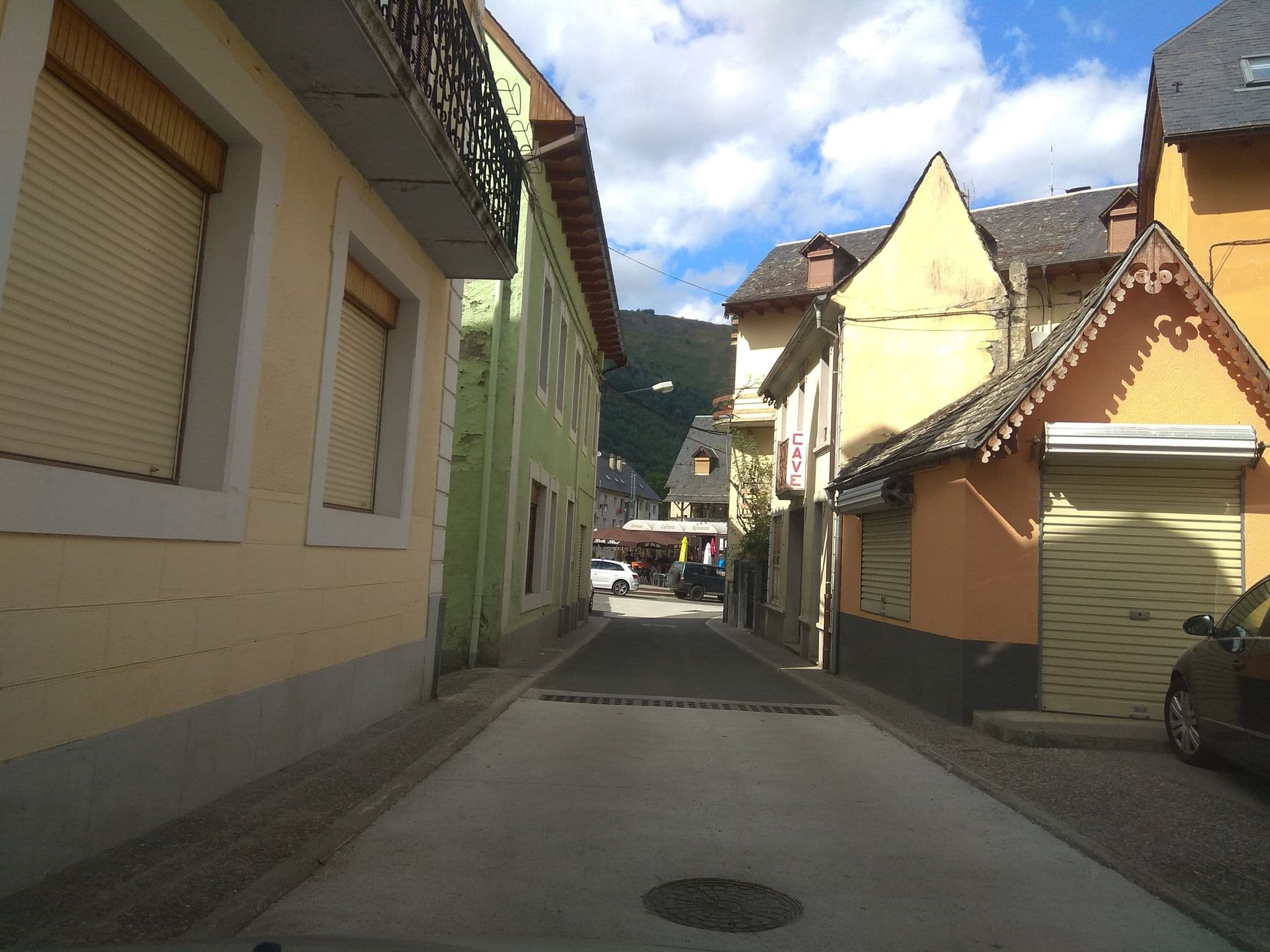Street view near Boya Quintana, Vielha — © familiapicarol (CC BY-SA · Mapillary)