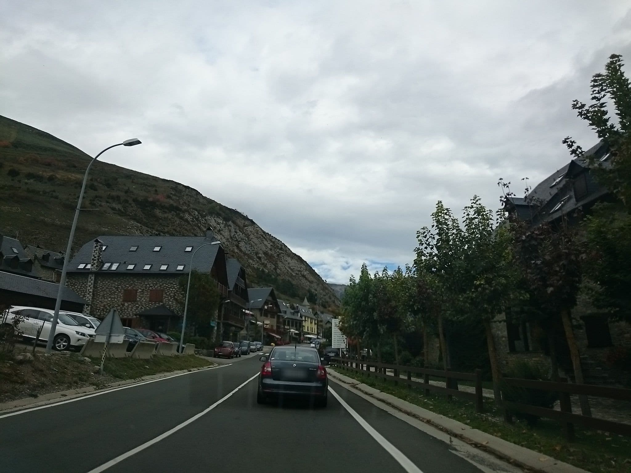 Street view near Petit Lacreu, Vielha — © yopaseopor (CC BY-SA · Mapillary)