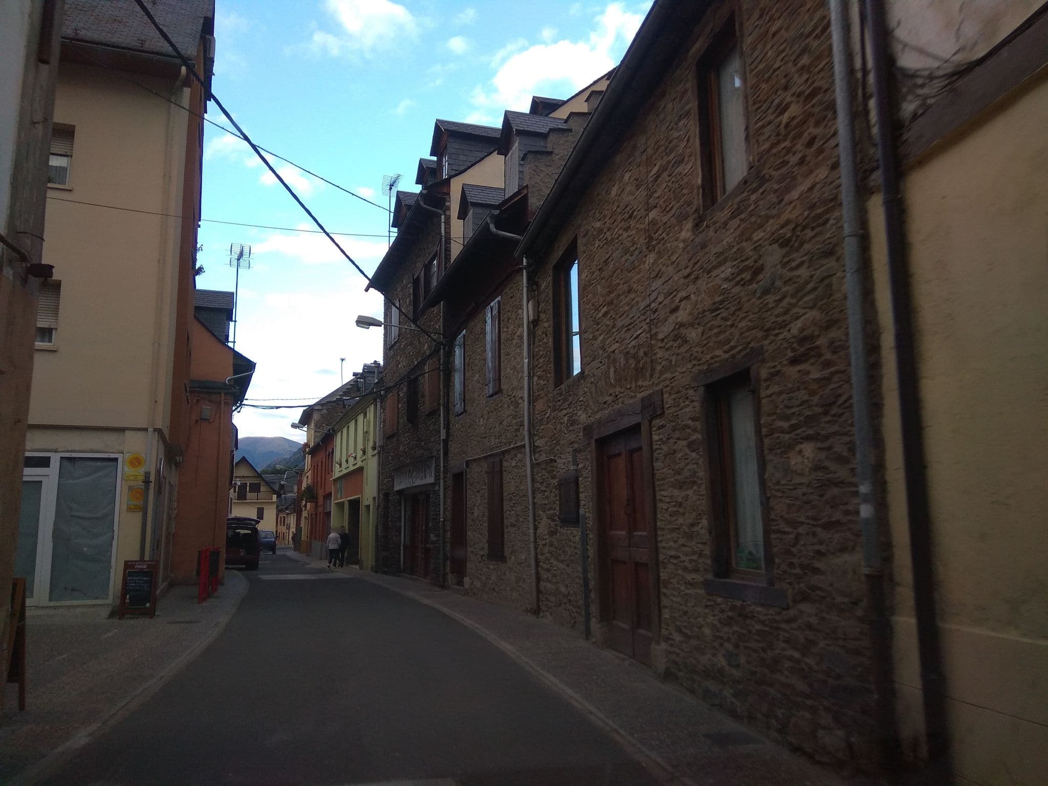 Street view near Bòrda Guilhamuc Casa Rural, Vielha — © familiapicarol (CC BY-SA · Mapillary)