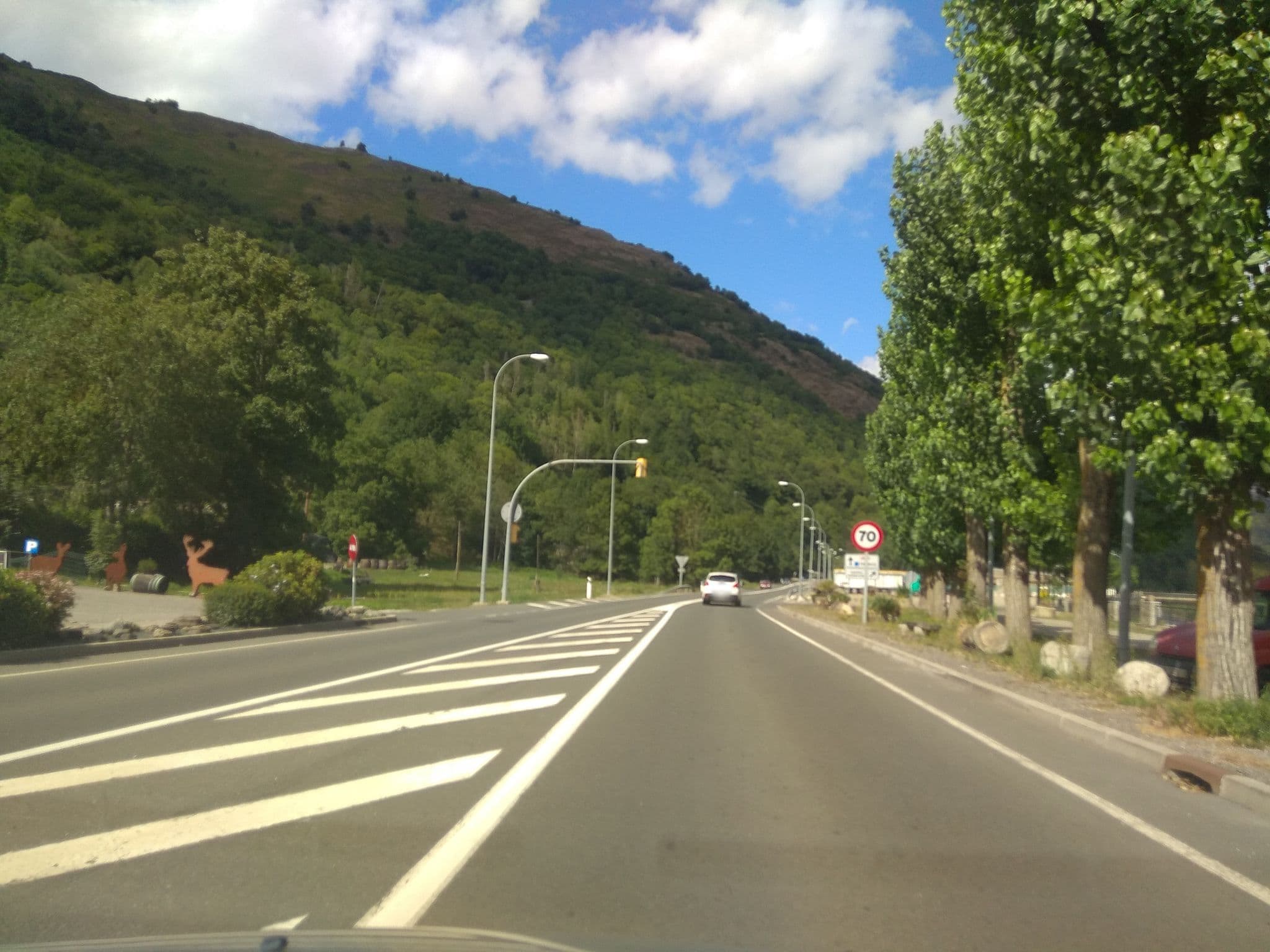 Street view near Ostau Dera Nhèu, Vielha — © familiapicarol (CC BY-SA · Mapillary)