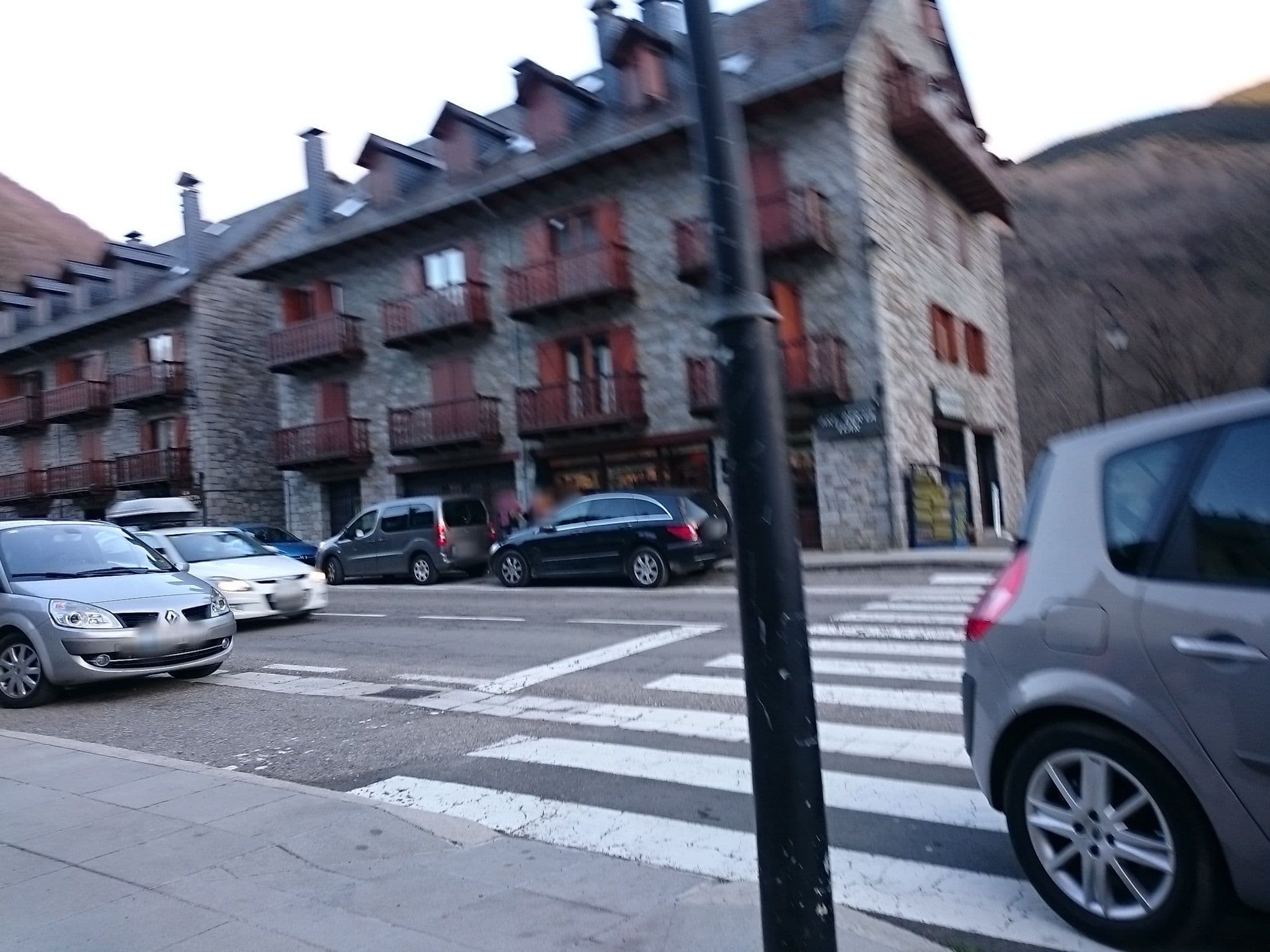 Street view near Apartaments Alta Muntanya, el Pont de Suert — © bolosig (CC BY-SA · Mapillary)