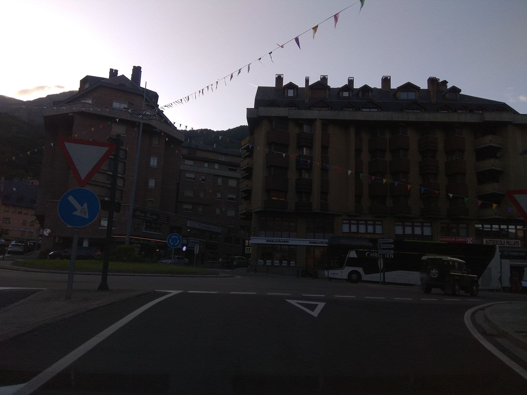 Street view near ChicRoom Barcelona Villa Amparo (Baqueira), Vielha — © familiapicarol (CC BY-SA · Mapillary)