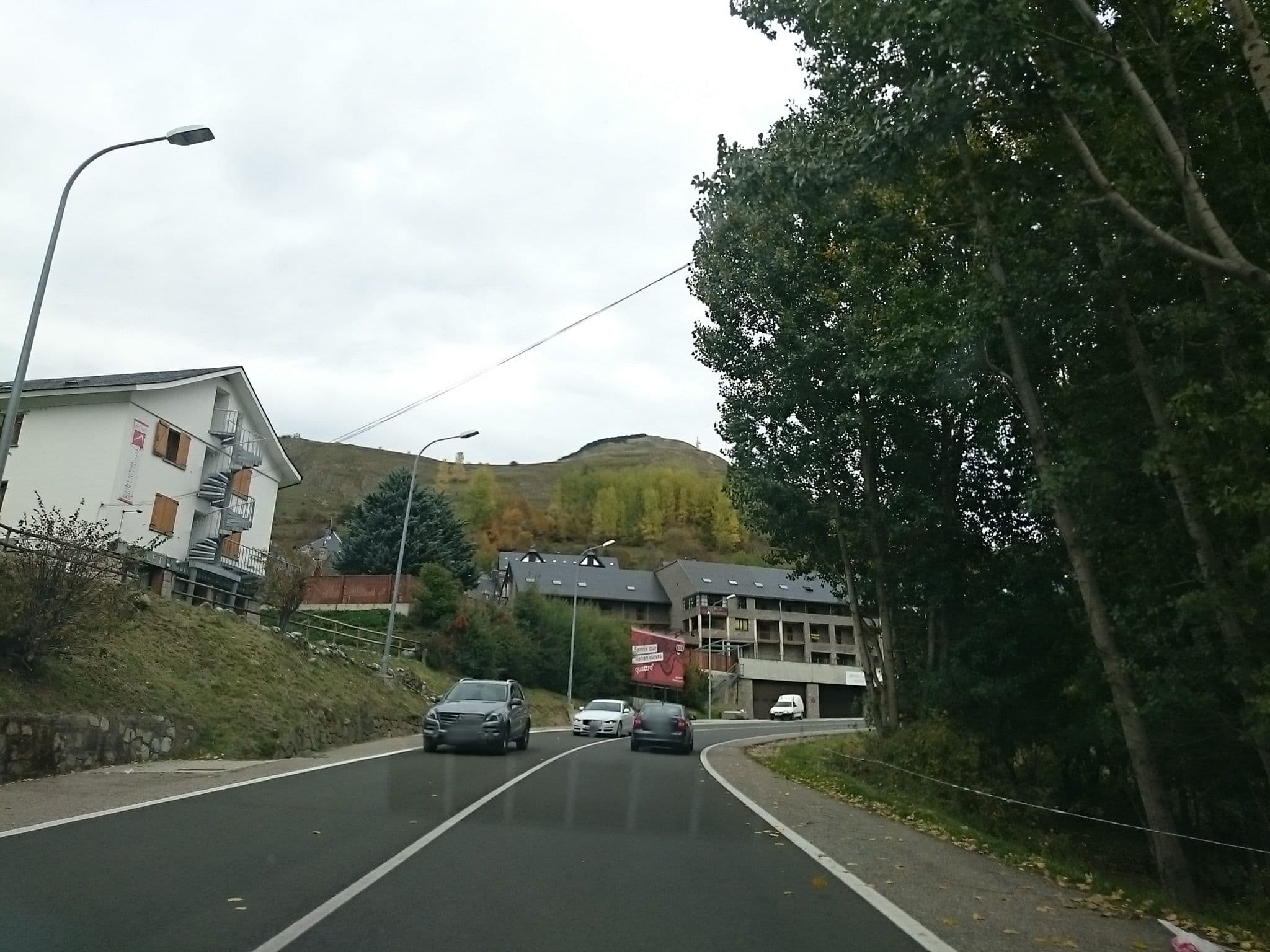 Street view near Refugi Juli Soler Santaló CEC, Vielha — © yopaseopor (CC BY-SA · Mapillary)