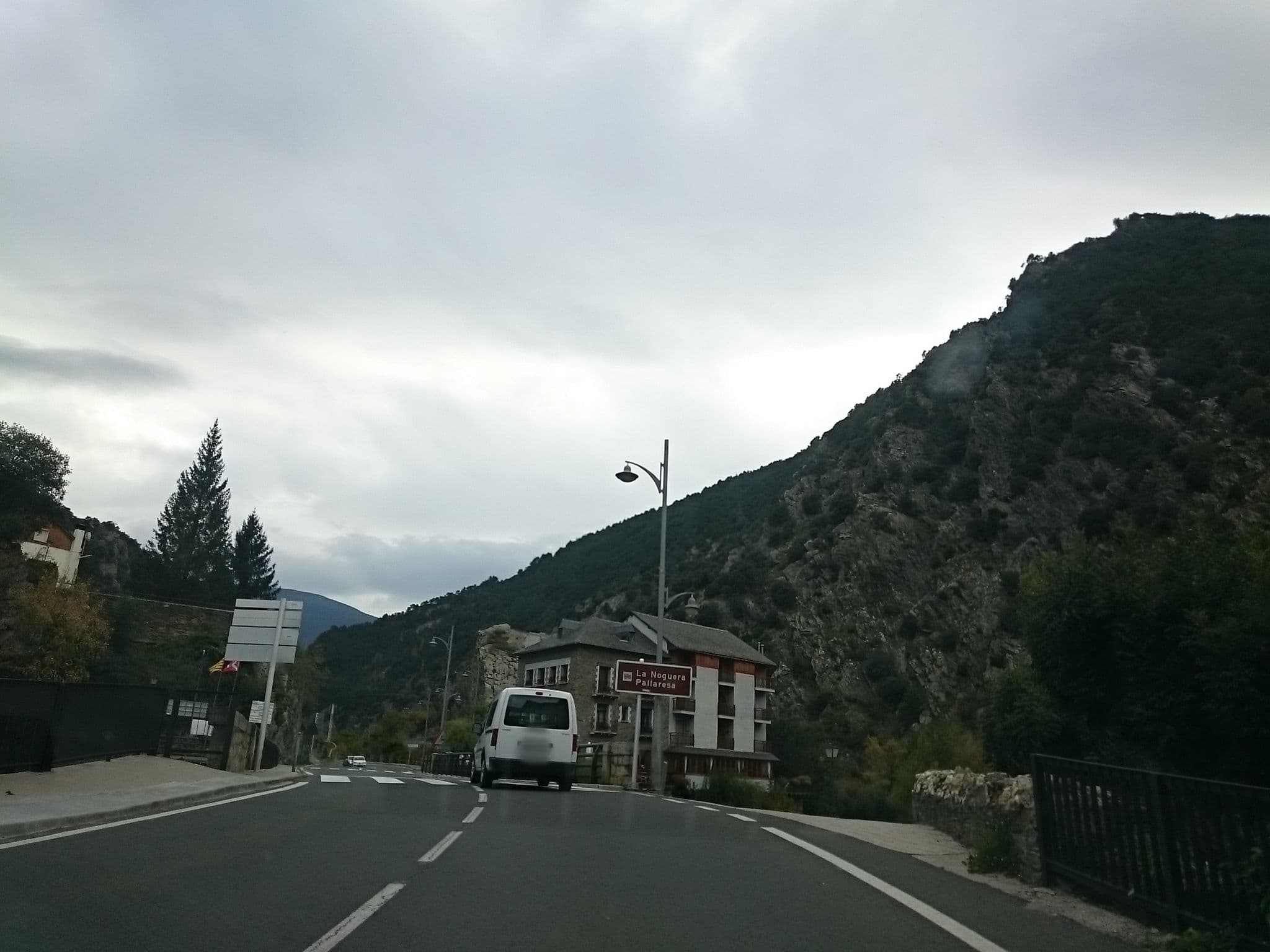Street view near Hotel La Moga, Sort — © yopaseopor (CC BY-SA · Mapillary)