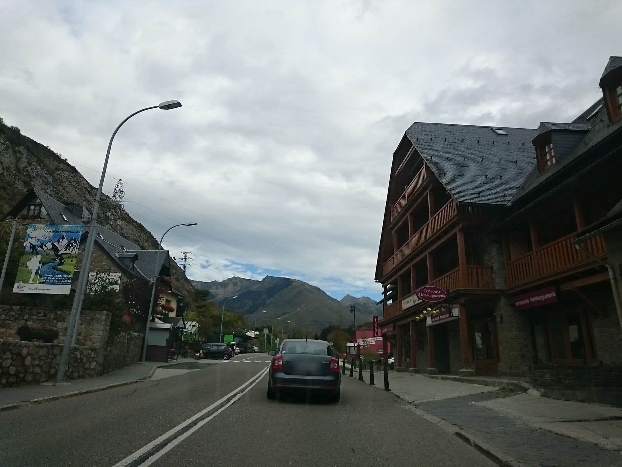Street view near Deth Camin Reiau Hotel, Vielha — © yopaseopor (CC BY-SA · Mapillary)