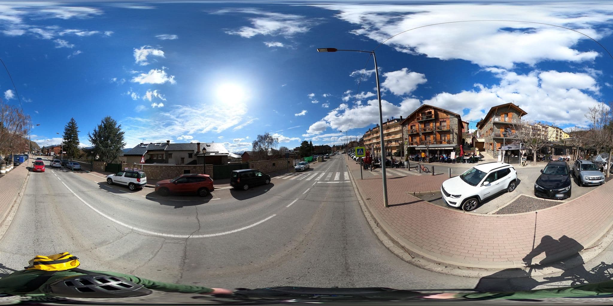 Street view near Hotel Esquirol Llivia, Llívia — © geovelo (CC BY-SA · Mapillary)