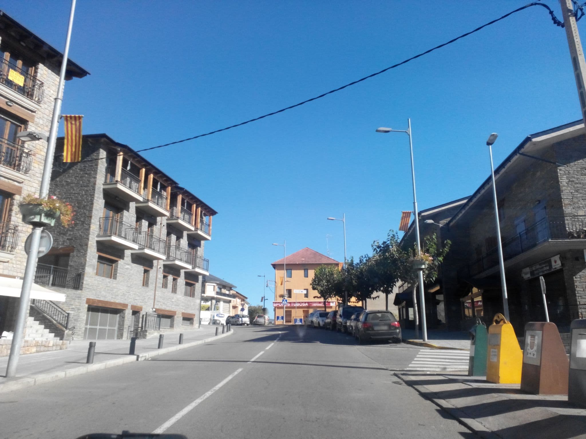 Street view near Bell-Lloc, Puigcerdà — © familiapicarol (CC BY-SA · Mapillary)