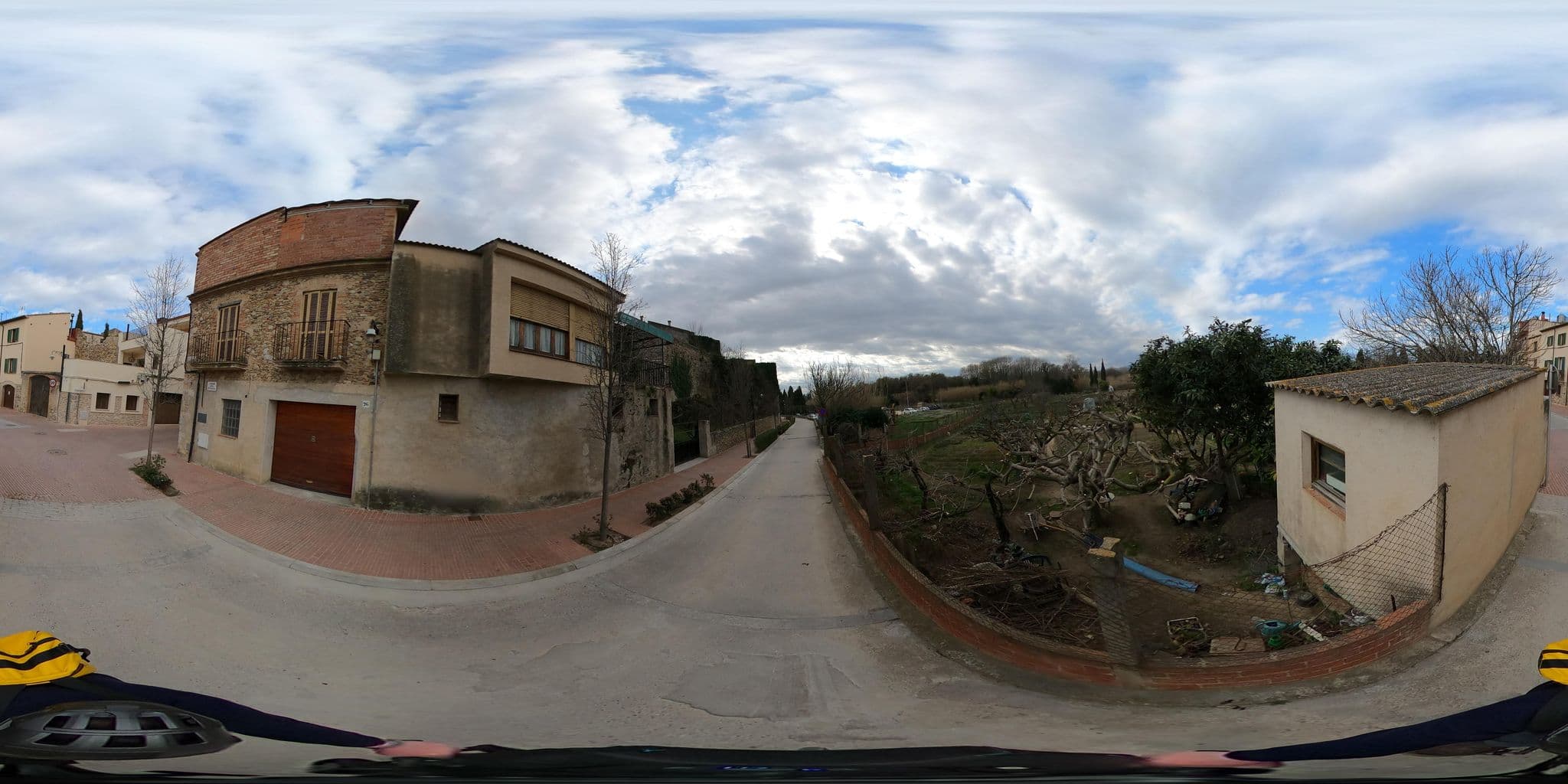 Street view near Hostal la Font, Figueres — © geovelo (CC BY-SA · Mapillary)