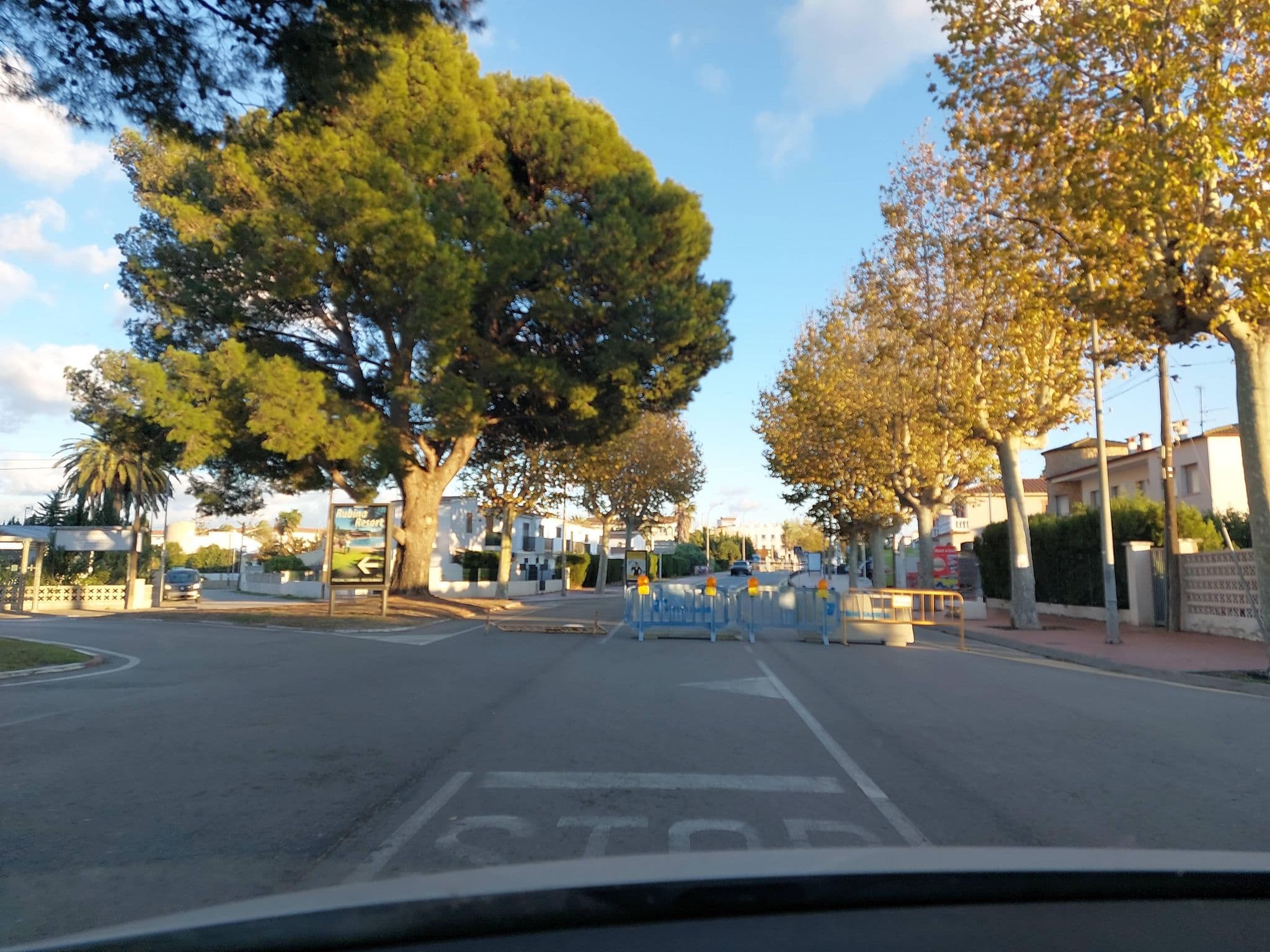 Street view near Empurialola -Preciosa casa con piscina cerca del mar en Empuriabrava- 131, Empuriabrava — © 5rmft (CC BY-SA · Mapillary)