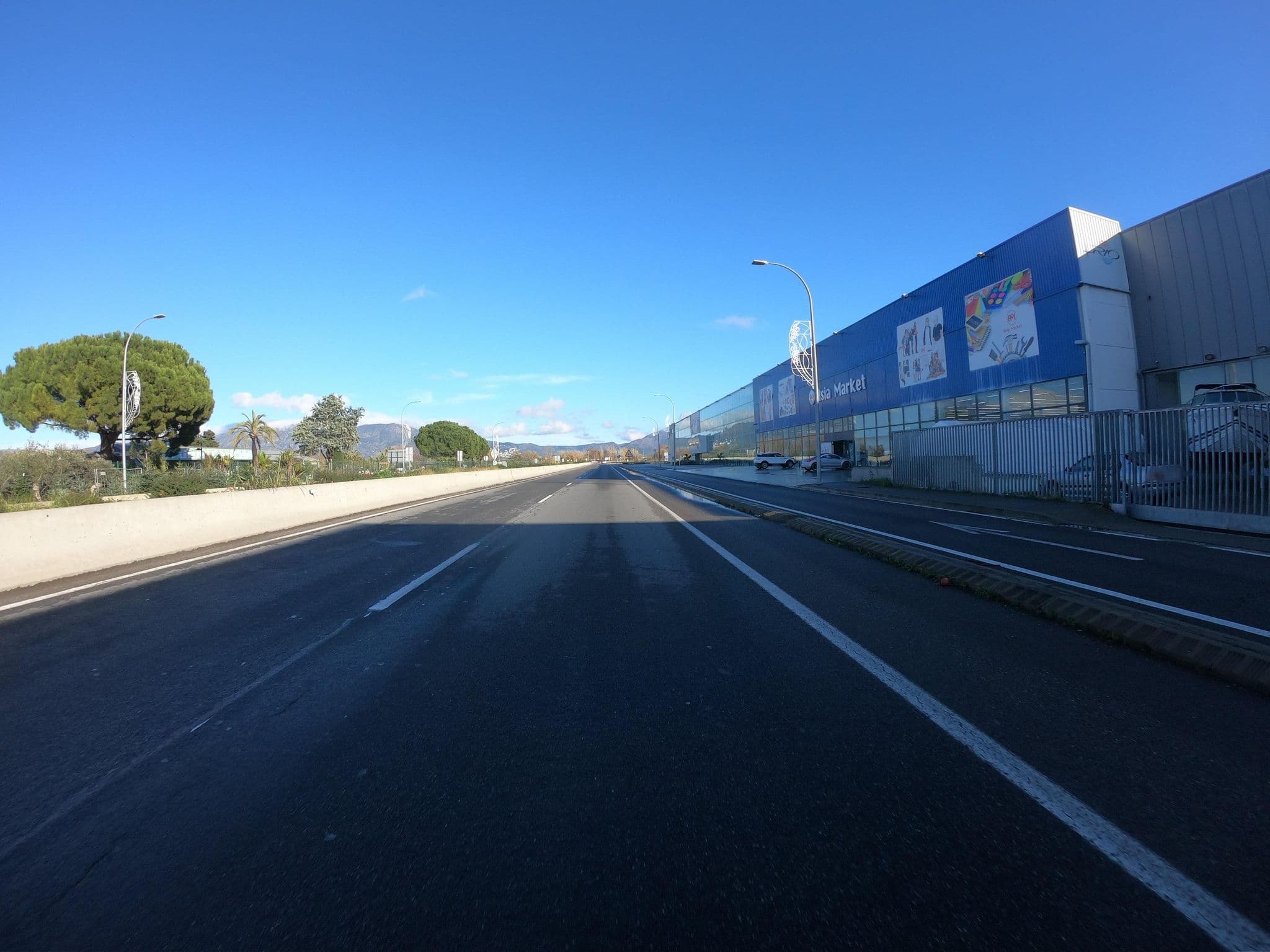 Street view near Cal rajoler, Empuriabrava — © joostjakob (CC BY-SA · Mapillary)