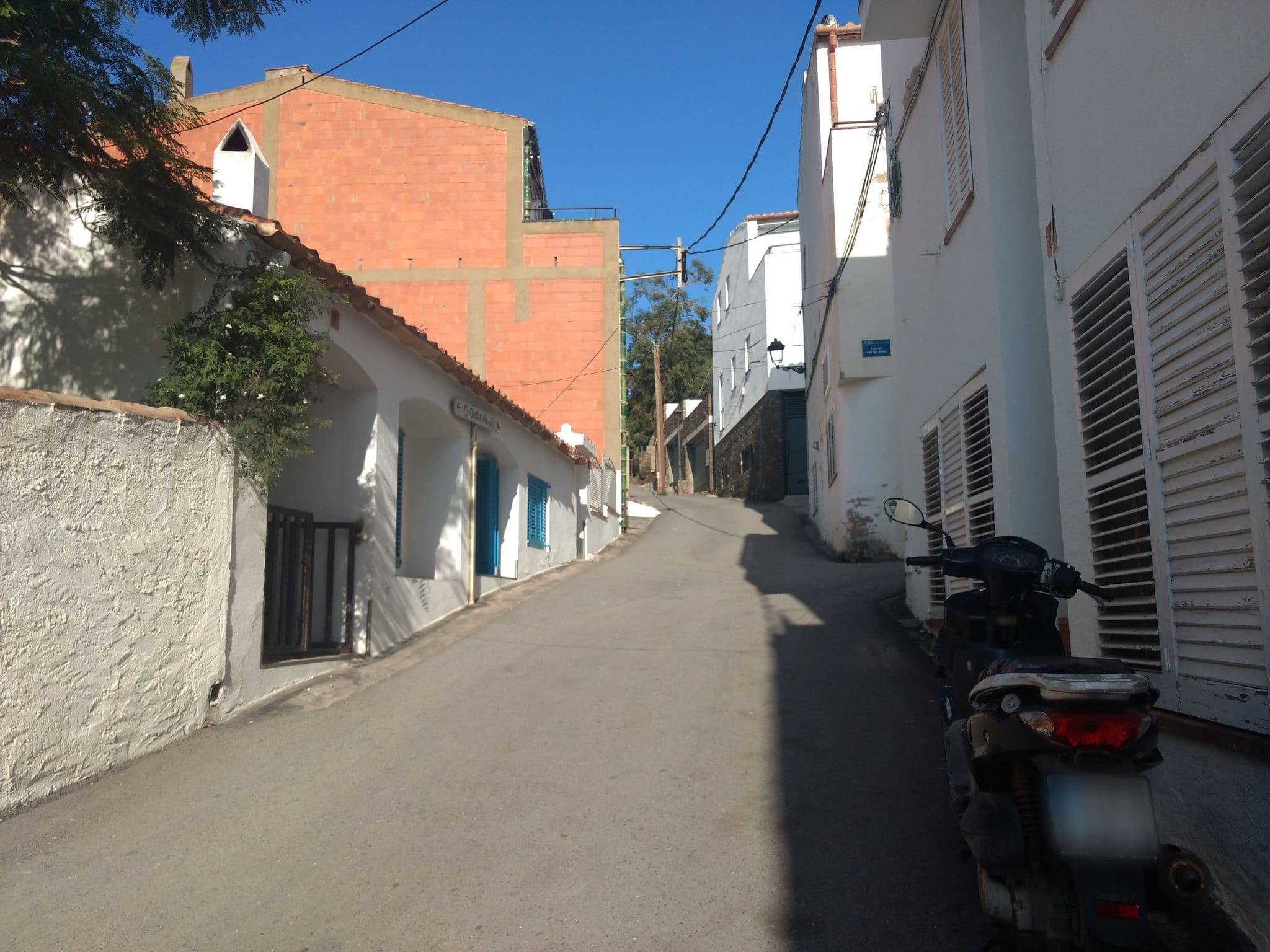 Street view near Cool Apartments, Cadaqués — © yod4z (CC BY-SA · Mapillary)