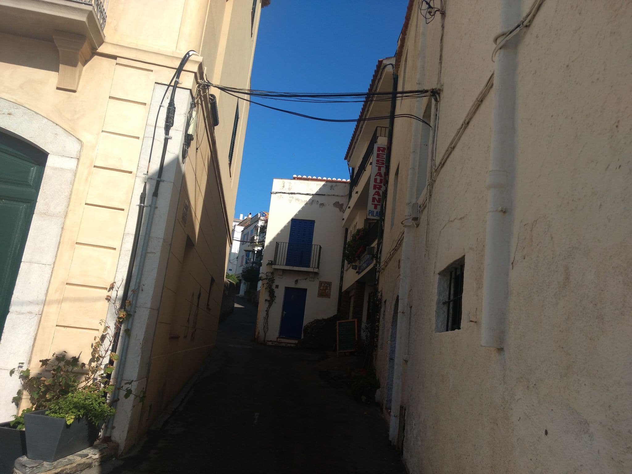 Street view near La Fonda de Cadaqués, Cadaqués — © yod4z (CC BY-SA · Mapillary)