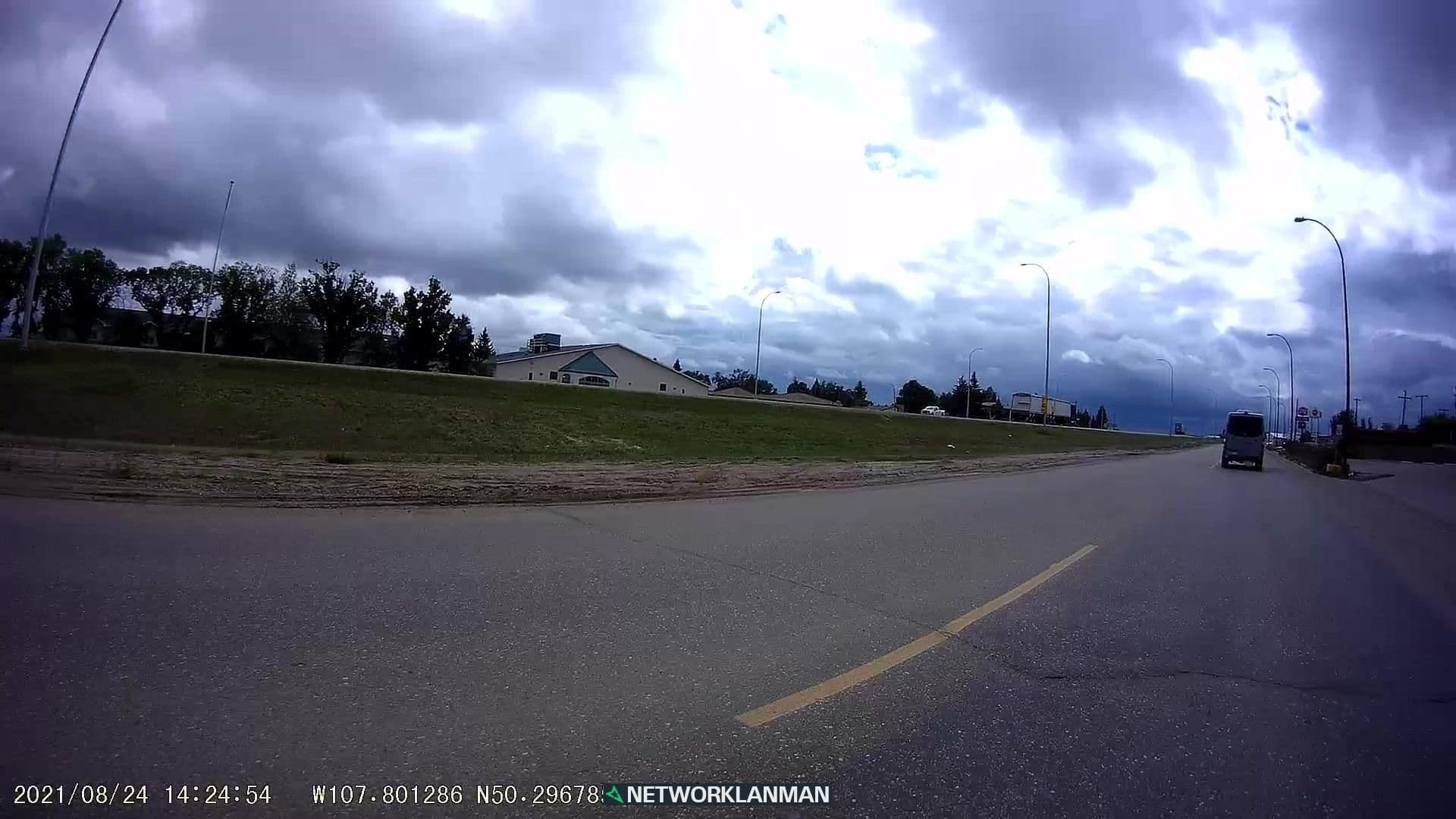 Street view near West Wind Motel, Swift Current — © networklanman (CC BY-SA · Mapillary)