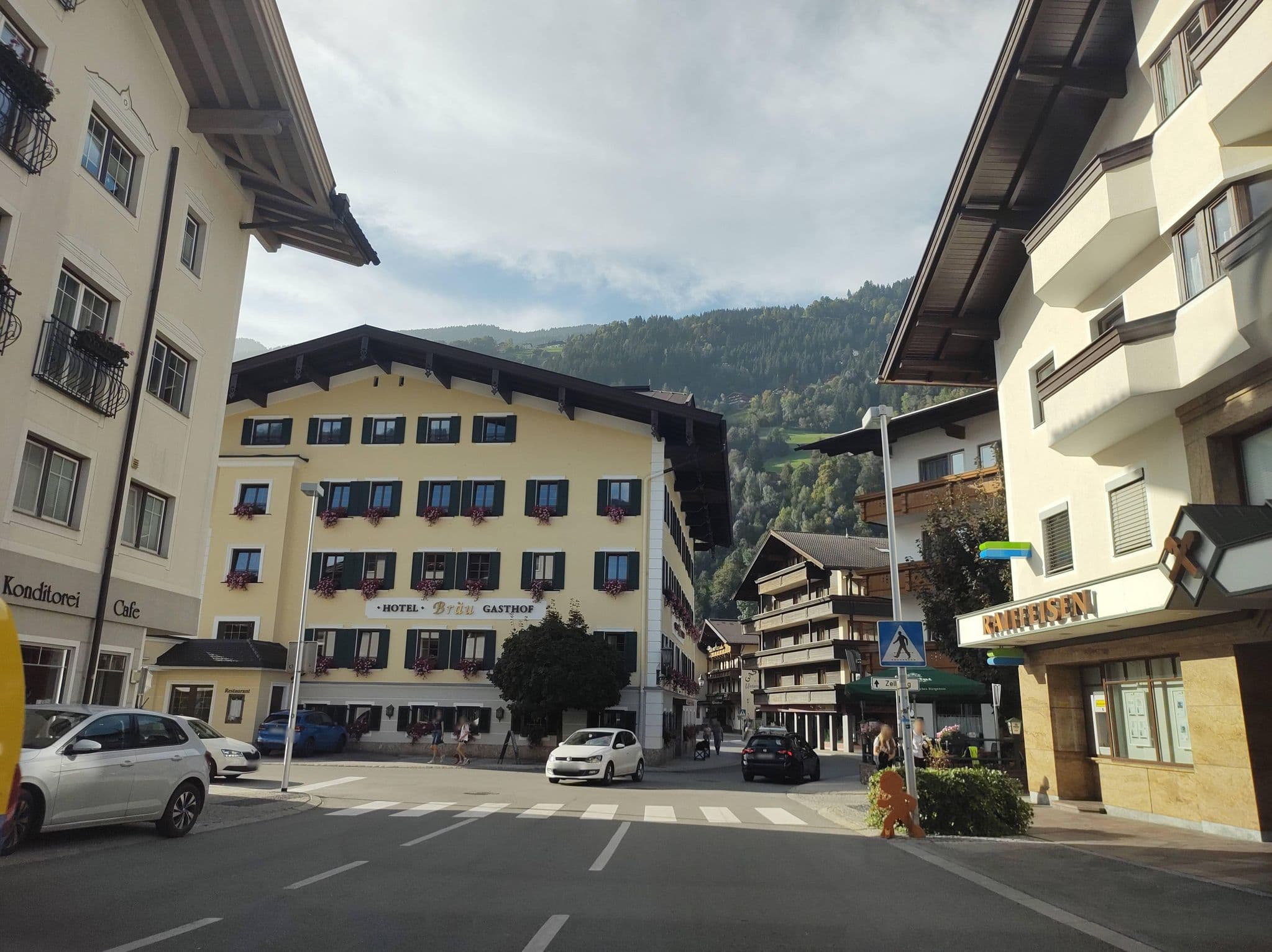 Street view near Gasthof Kirchenwirt, Zell am Ziller — © thetornado76 (CC BY-SA · Mapillary)